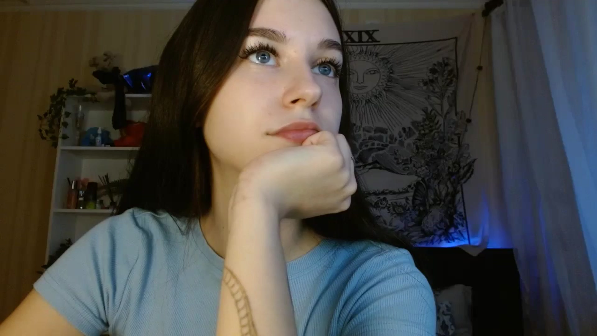 Gallery image thumbnail from ElsieF_'s myfreecams stream on, 05/17/2024, 17:07 image 1 of 20
