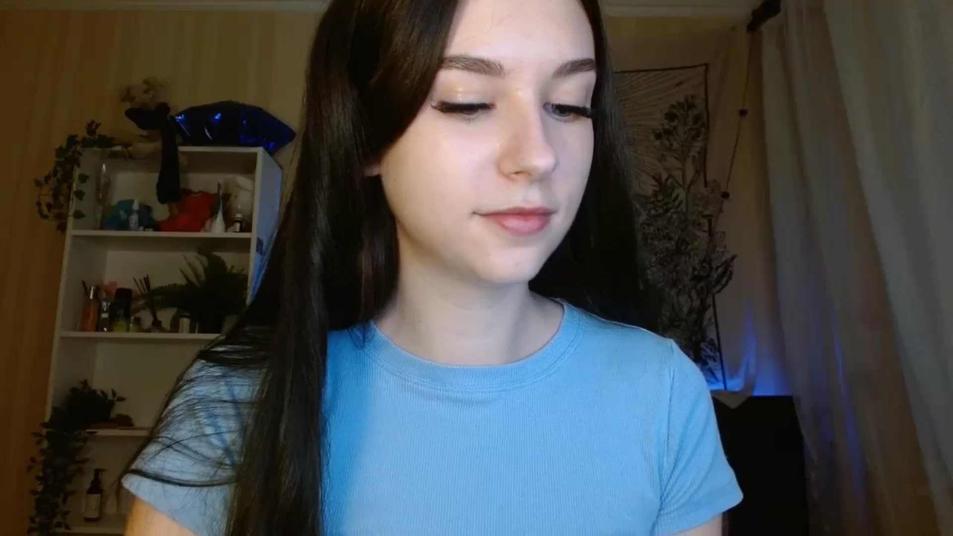 Gallery image thumbnail from ElsieF_'s myfreecams stream on, 05/17/2024, 17:07 image 13 of 20