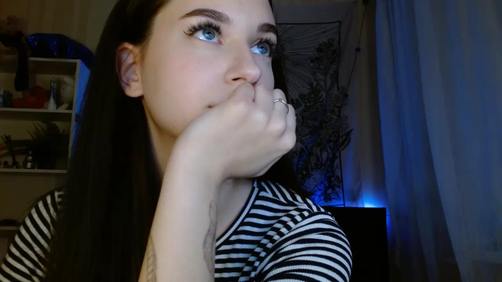 Gallery image thumbnail from ElsieF_'s myfreecams stream on, 05/25/2024, 17:05 image 12 of 20