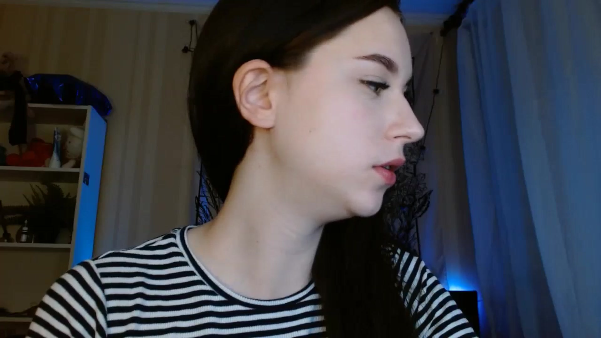 Gallery image thumbnail from ElsieF_'s myfreecams stream on, 05/25/2024, 17:05 image 3 of 20