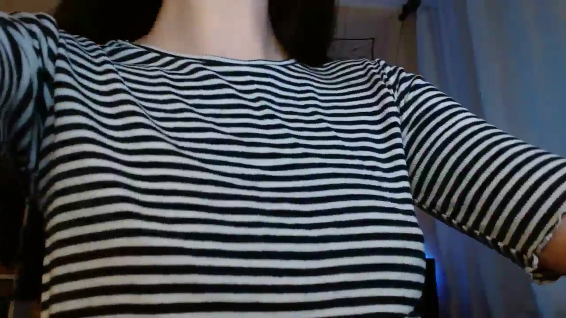 Gallery image thumbnail from ElsieF_'s myfreecams stream on, 05/25/2024, 17:05 image 6 of 20