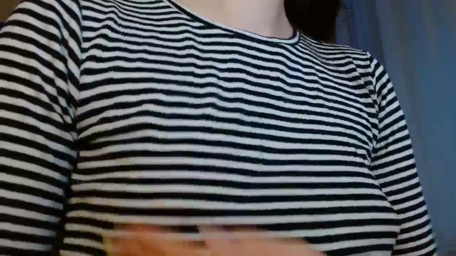Gallery image thumbnail from ElsieF_'s myfreecams stream on, 05/25/2024, 17:05 image 4 of 20