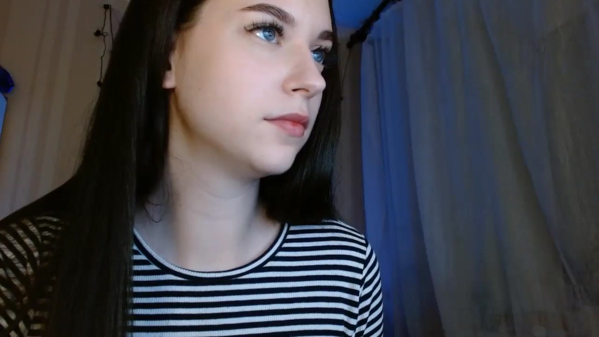 Gallery image thumbnail from ElsieF_'s myfreecams stream on, 05/25/2024, 17:38 image 18 of 20