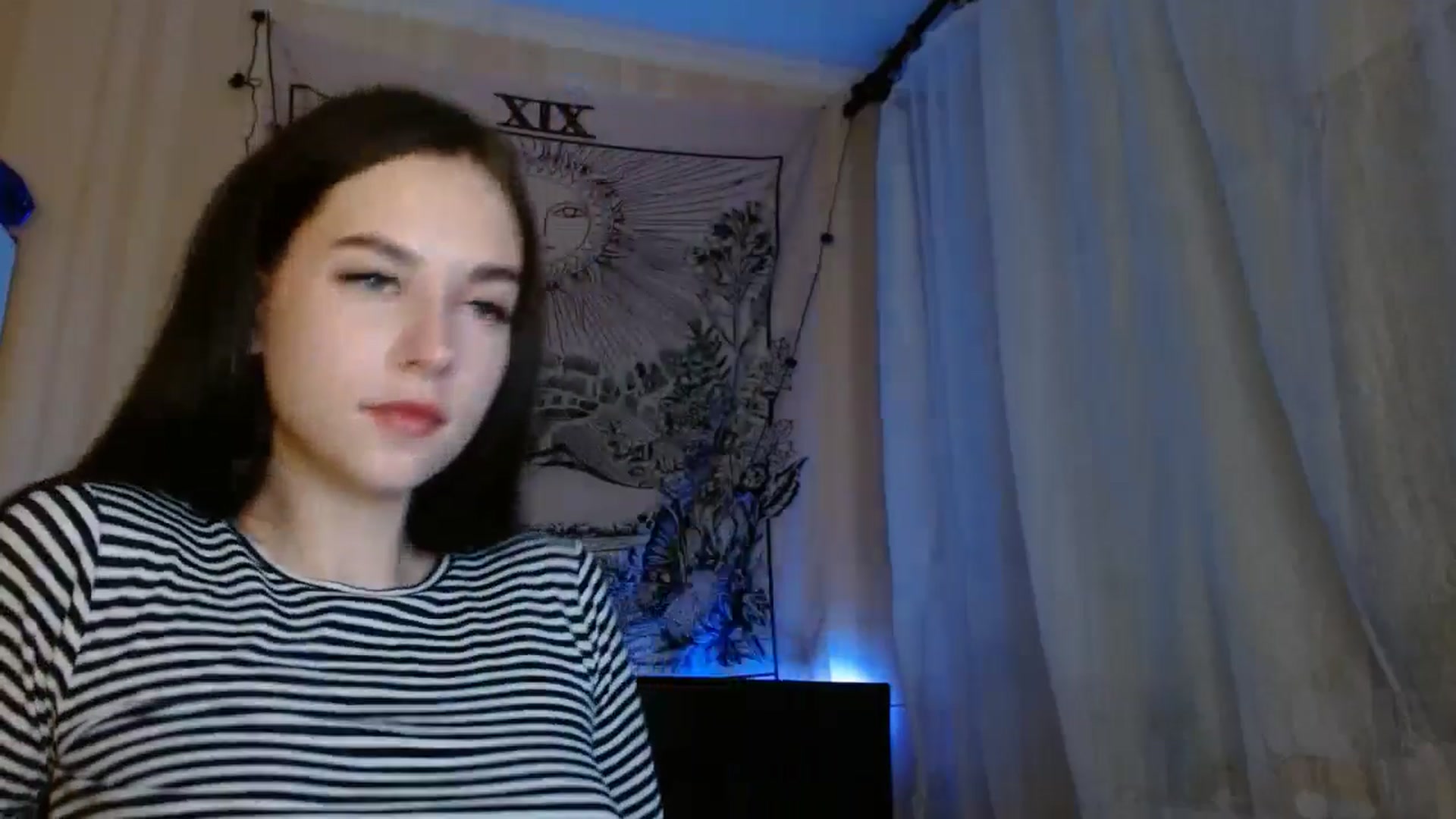 Gallery image thumbnail from ElsieF_'s myfreecams stream on, 05/25/2024, 17:38 image 17 of 20
