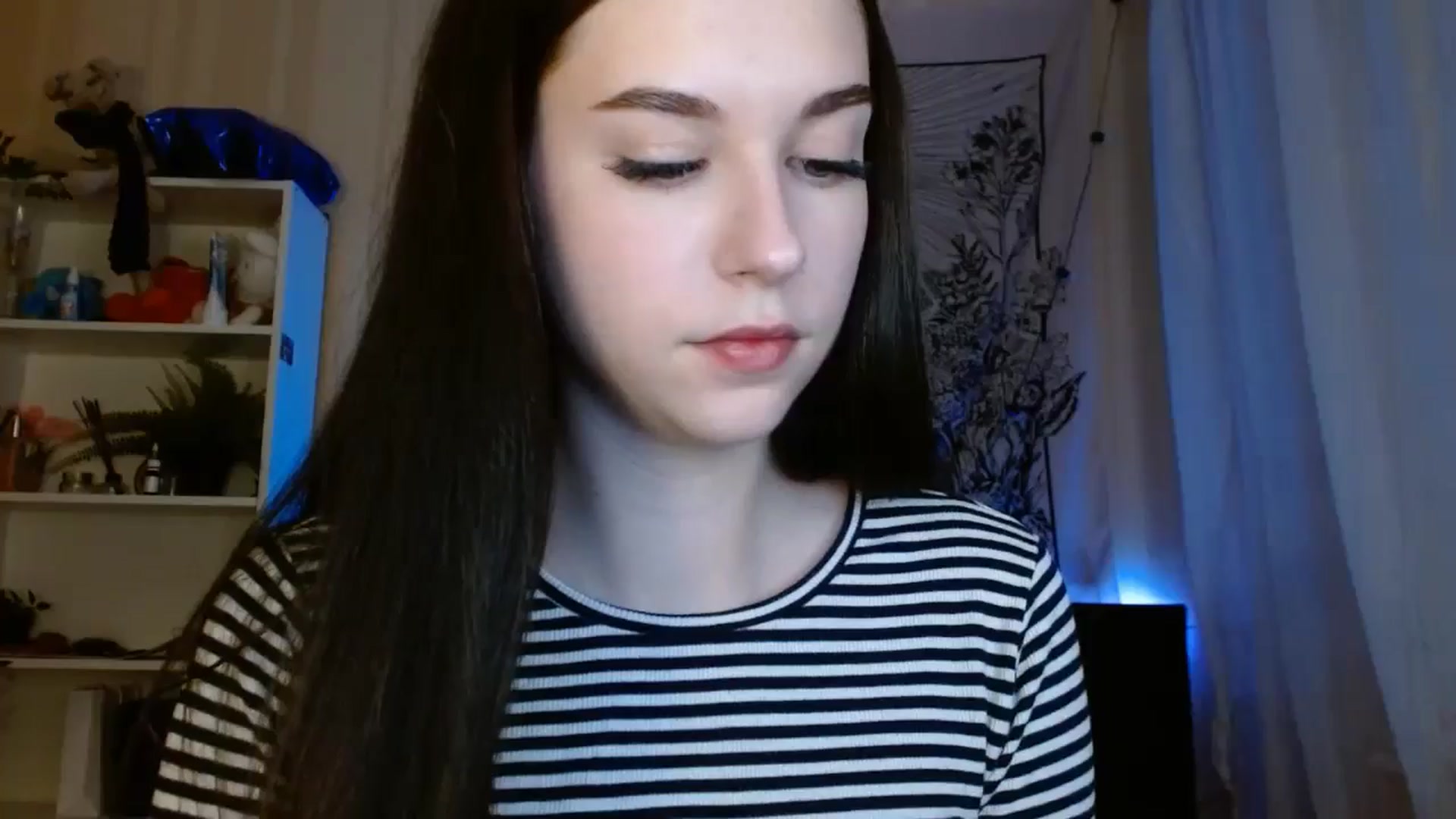Gallery image thumbnail from ElsieF_'s myfreecams stream on, 05/25/2024, 17:38 image 1 of 20