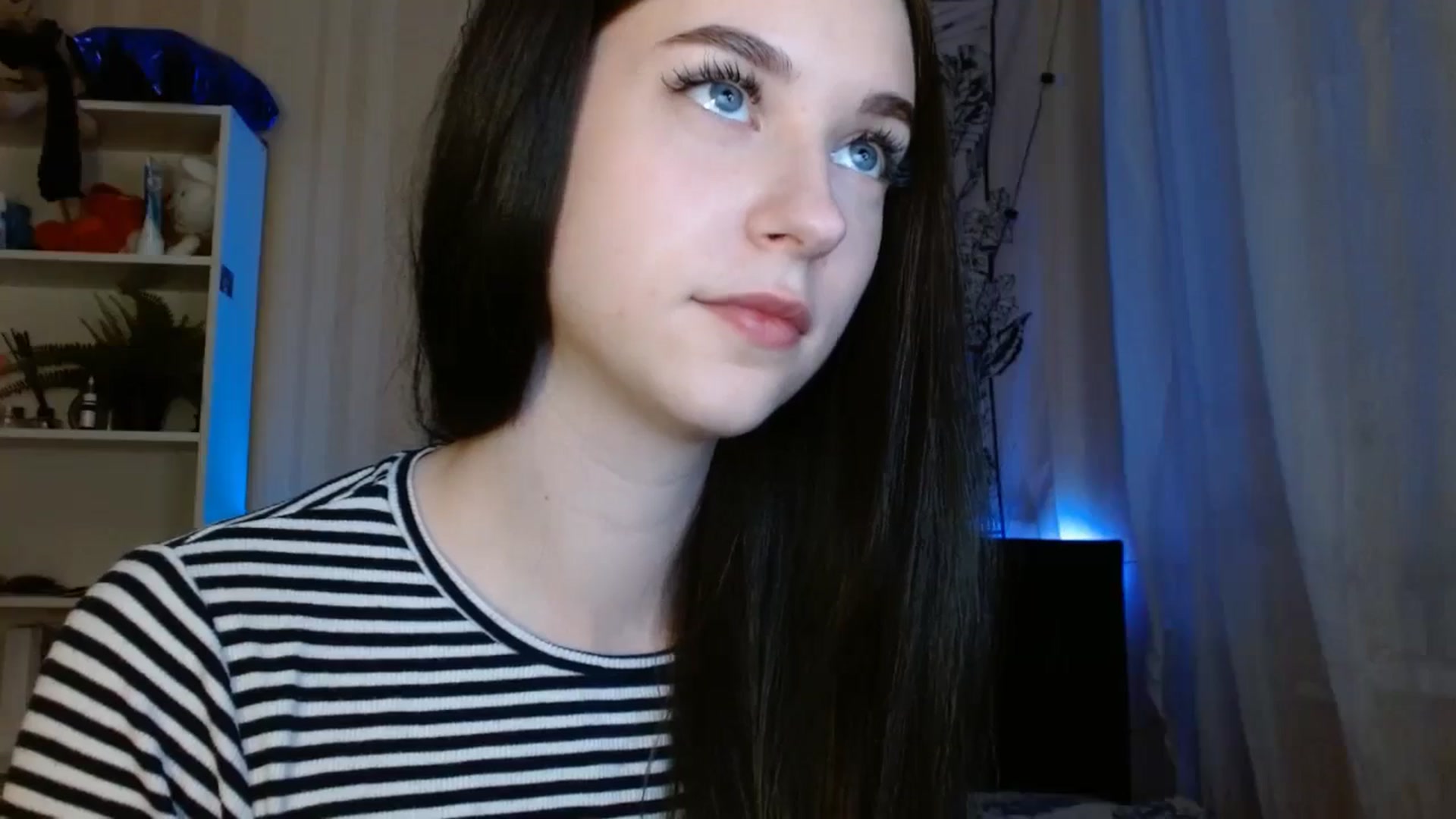 Gallery image thumbnail from ElsieF_'s myfreecams stream on, 05/25/2024, 18:13 image 19 of 20