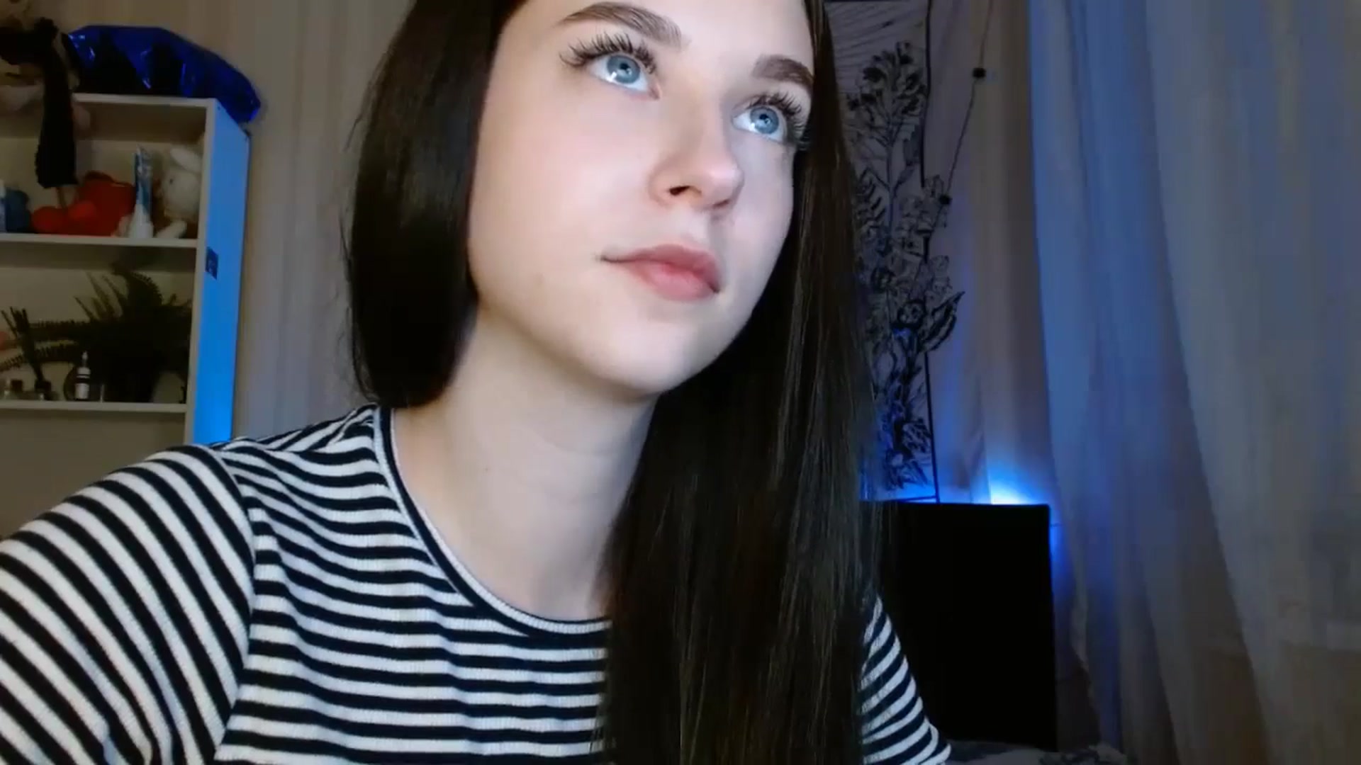 Gallery image thumbnail from ElsieF_'s myfreecams stream on, 05/25/2024, 18:13 image 16 of 20