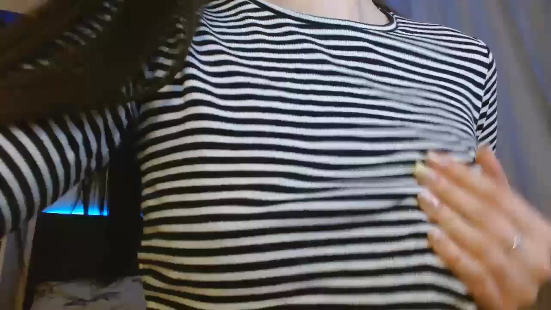 Gallery image thumbnail from ElsieF_'s myfreecams stream on, 05/25/2024, 20:06 image 9 of 20
