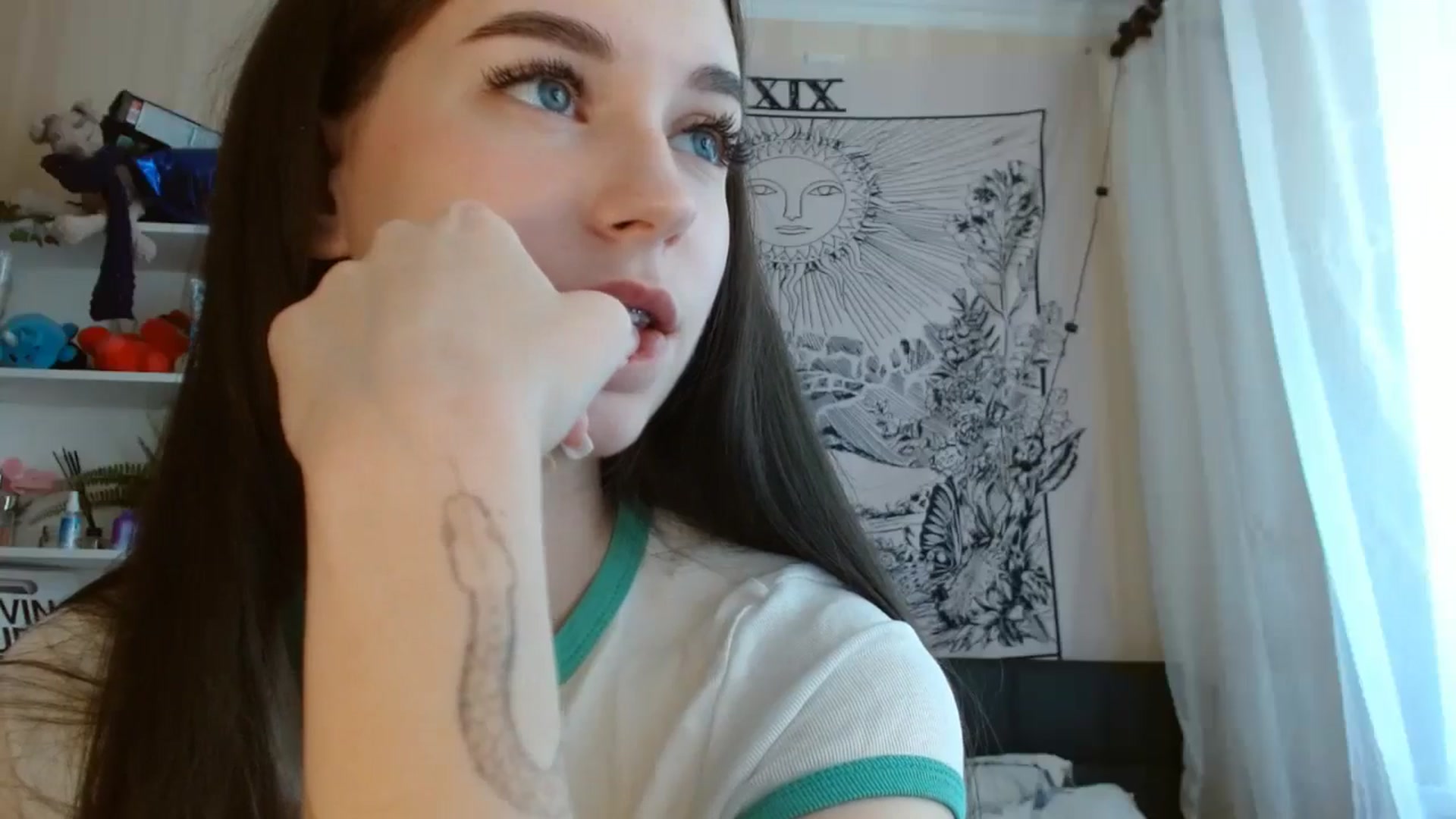 Gallery image thumbnail from ElsieF_'s myfreecams stream on, 05/31/2024, 06:26 image 13 of 20