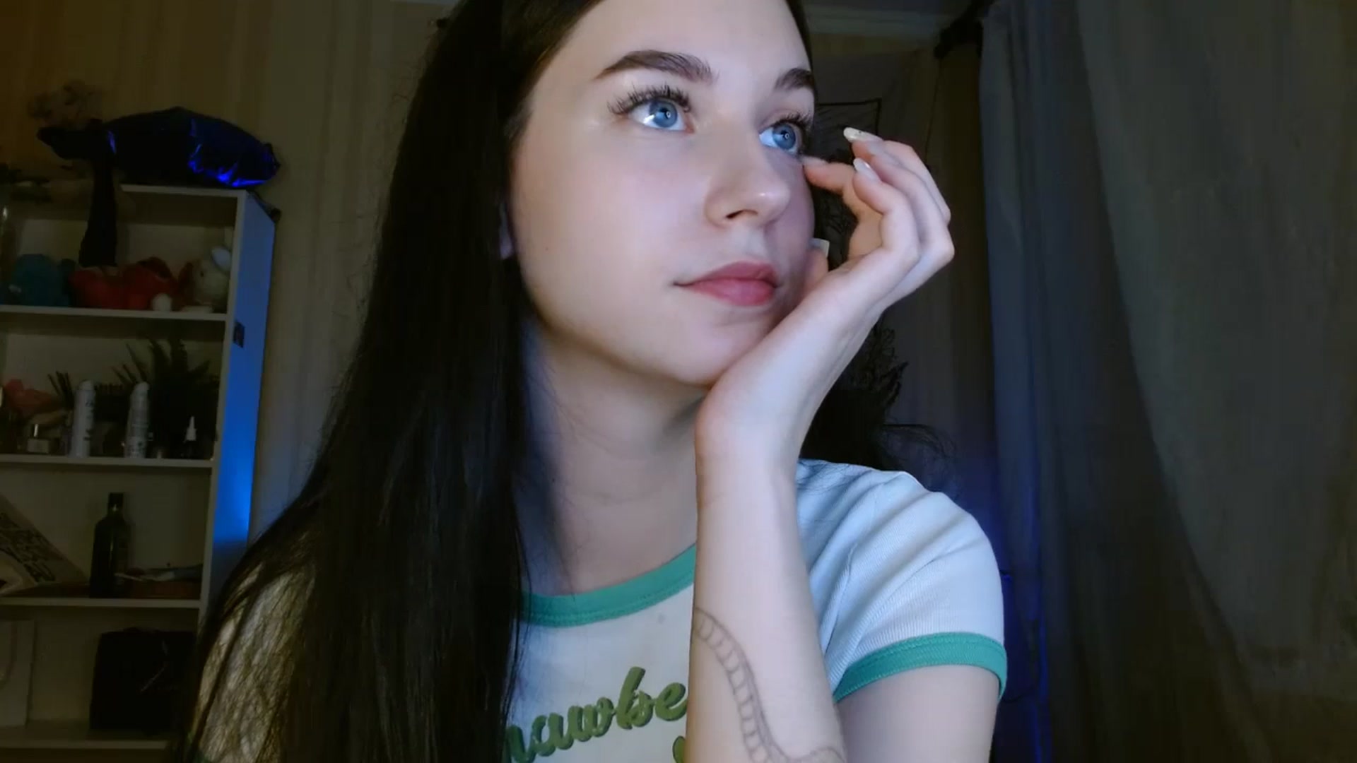 Gallery image thumbnail from ElsieF_'s myfreecams stream on, 06/08/2024, 19:12 image 18 of 20