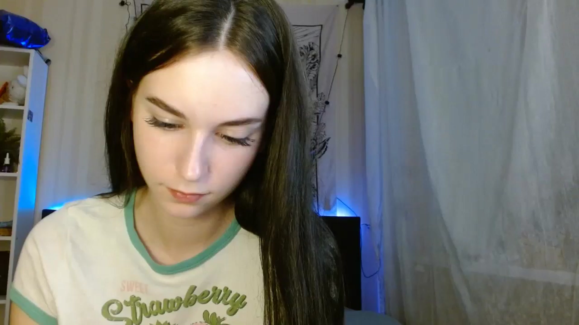Gallery image thumbnail from ElsieF_'s myfreecams stream on, 06/08/2024, 19:12 image 4 of 20