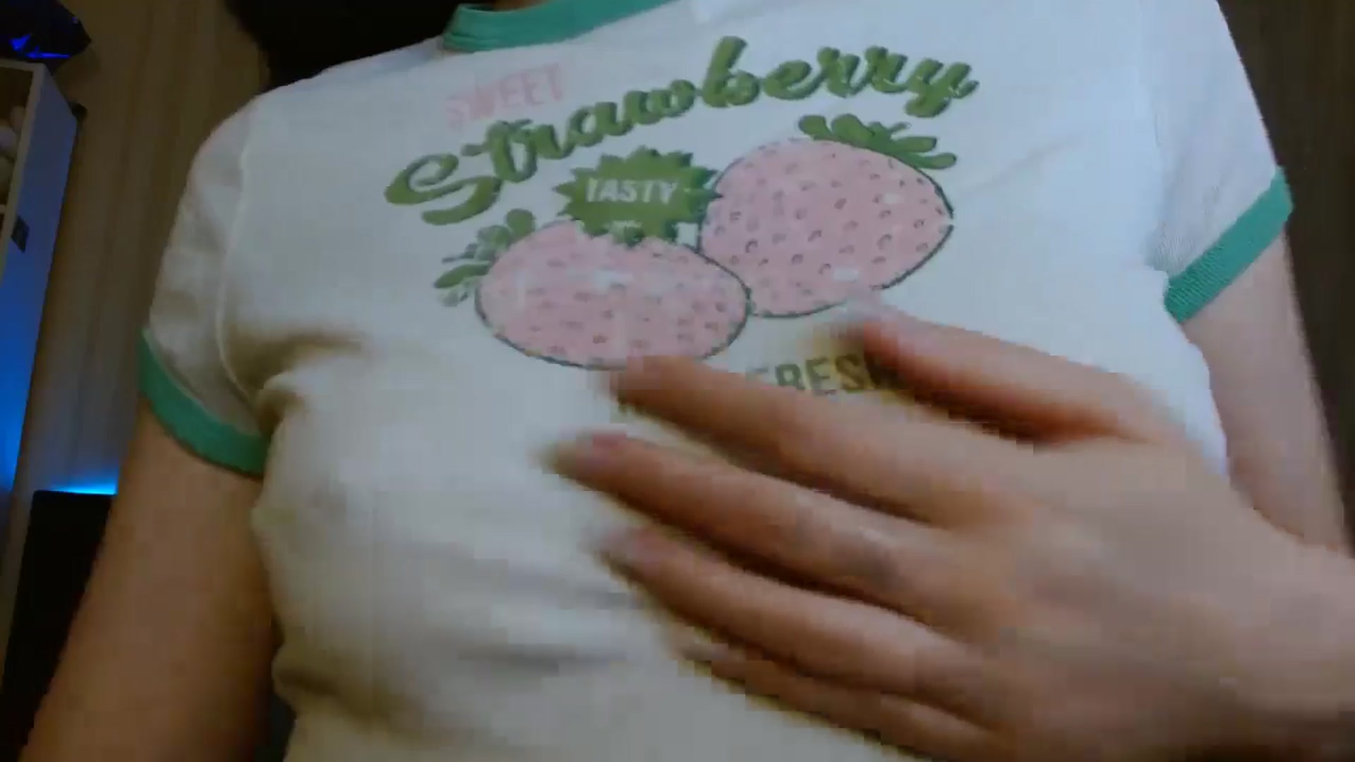 Gallery image thumbnail from ElsieF_'s myfreecams stream on, 06/08/2024, 19:12 image 10 of 20