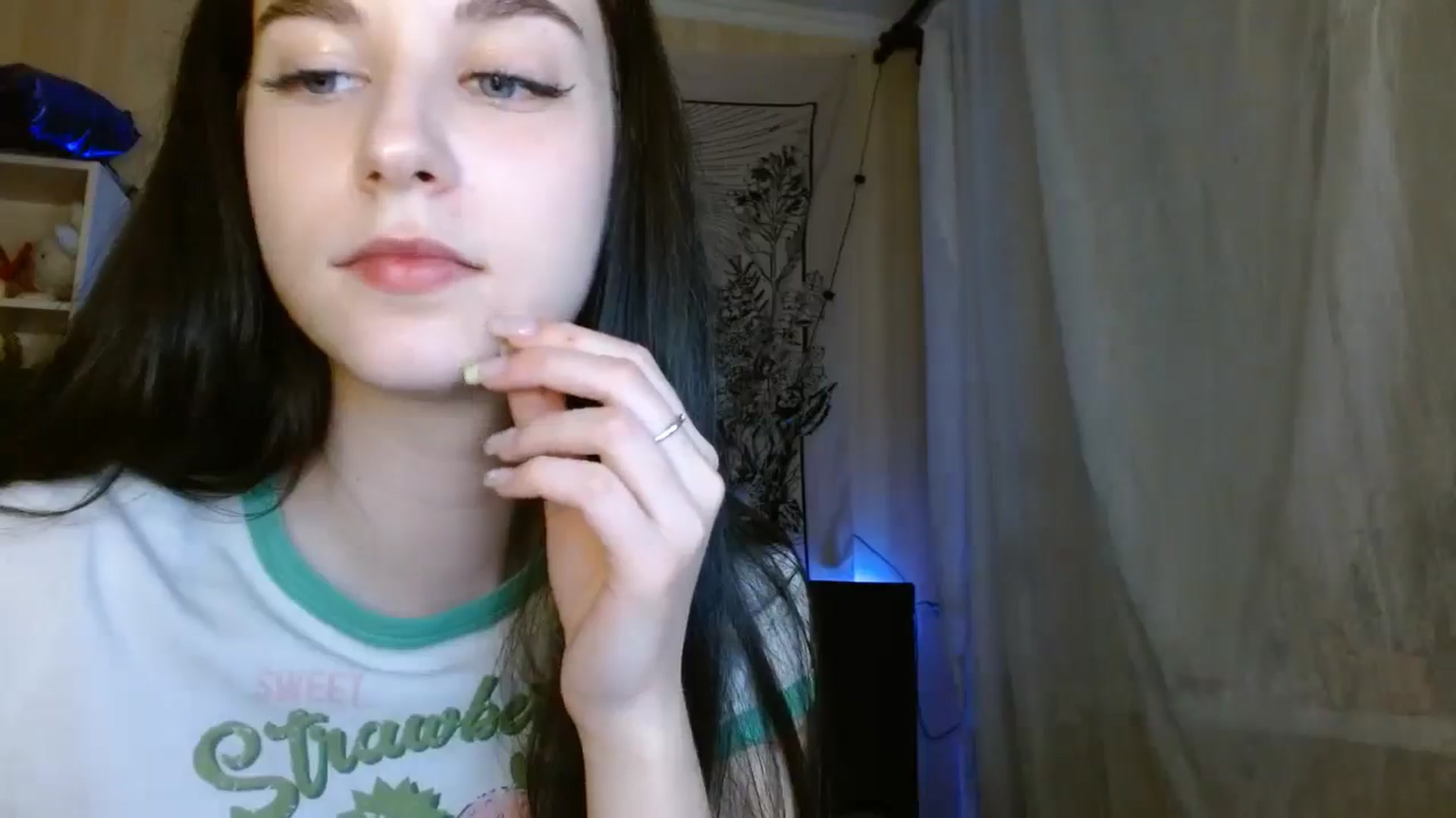 Gallery image thumbnail from ElsieF_'s myfreecams stream on, 06/08/2024, 19:12 image 7 of 20