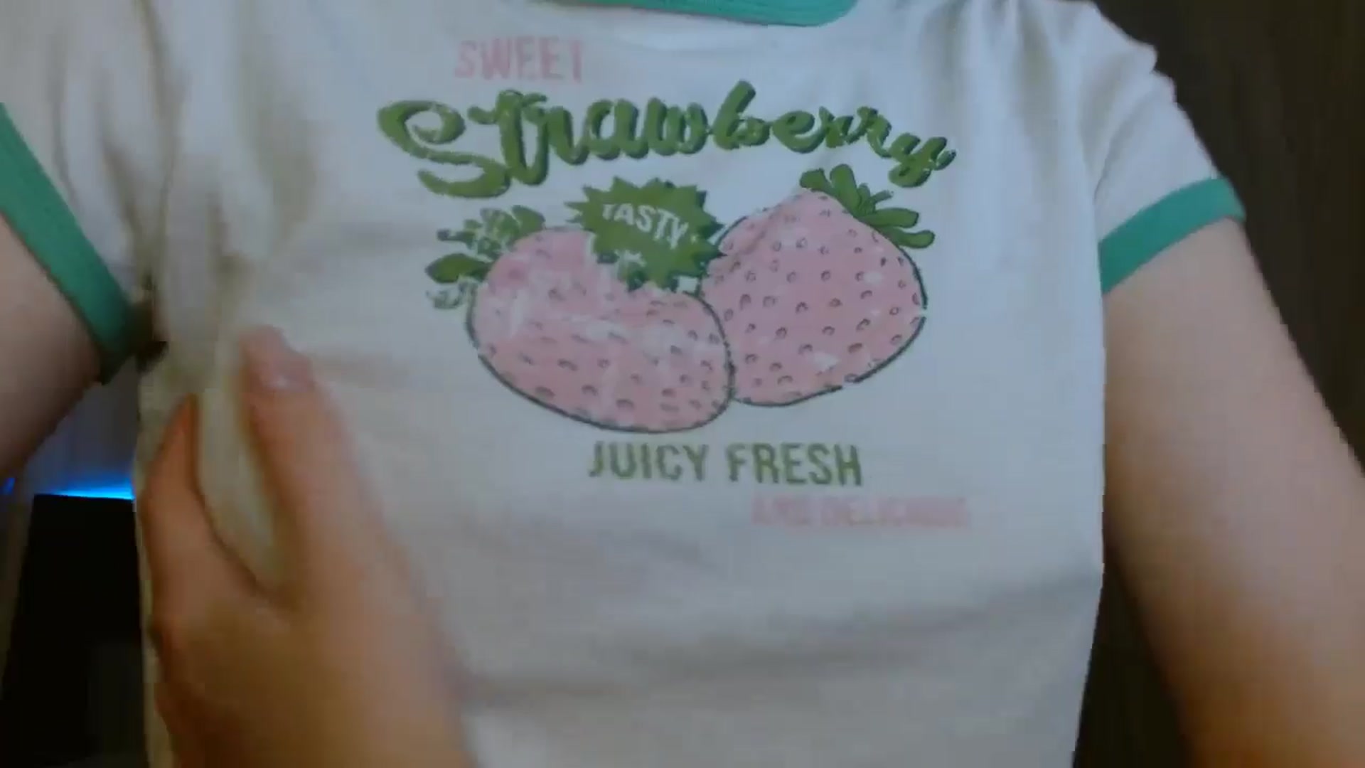 Gallery image thumbnail from ElsieF_'s myfreecams stream on, 06/08/2024, 19:12 image 9 of 20