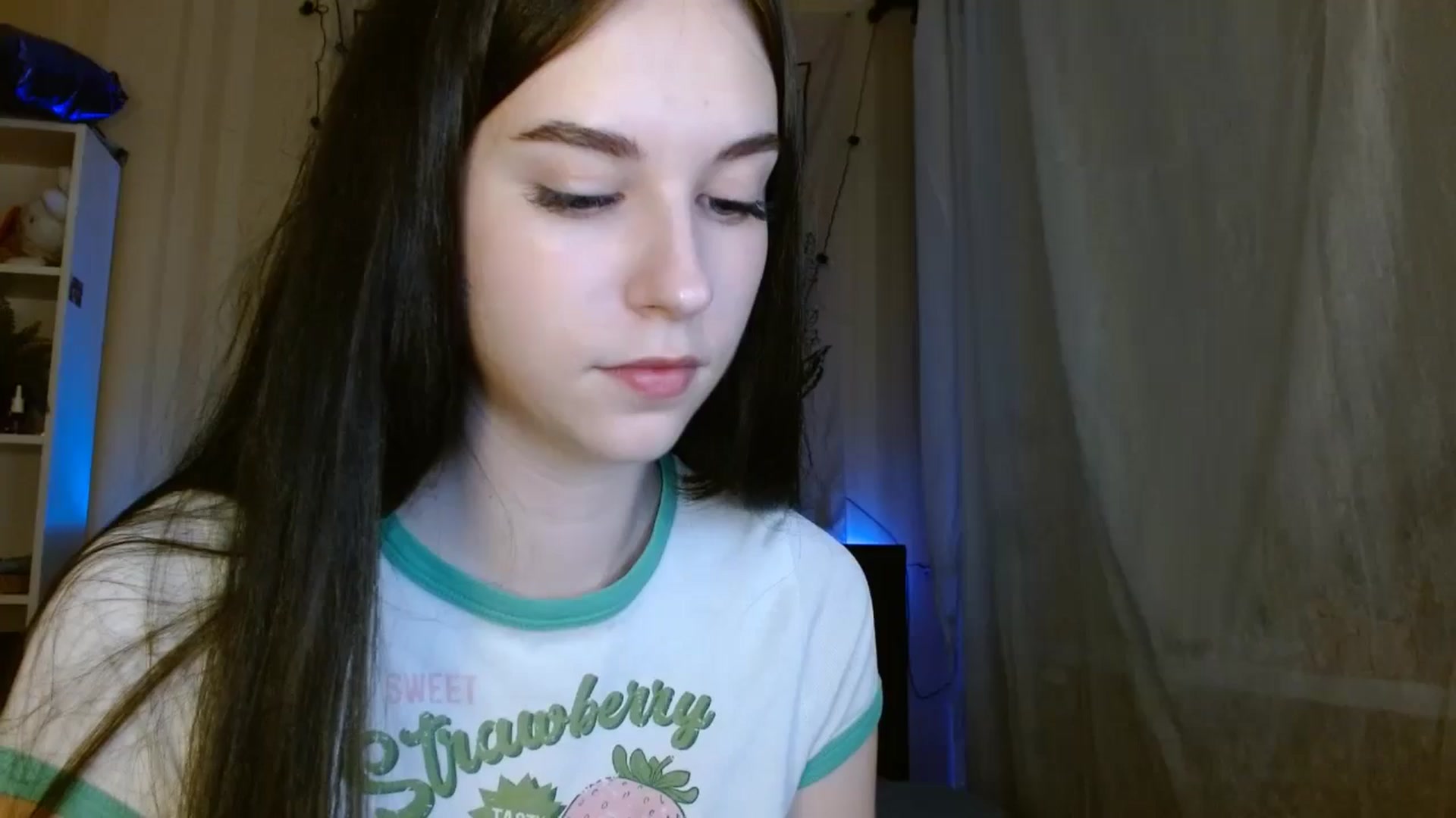 Gallery image thumbnail from ElsieF_'s myfreecams stream on, 06/08/2024, 19:12 image 1 of 20