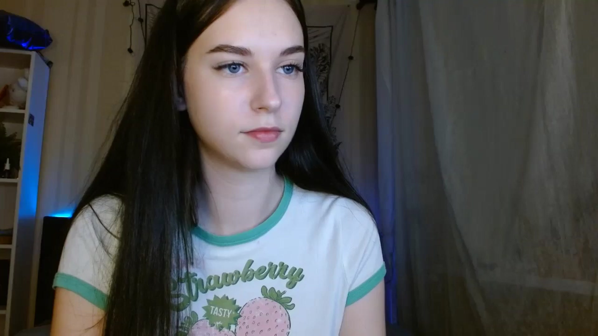 Gallery image thumbnail from ElsieF_'s myfreecams stream on, 06/08/2024, 19:12 image 3 of 20