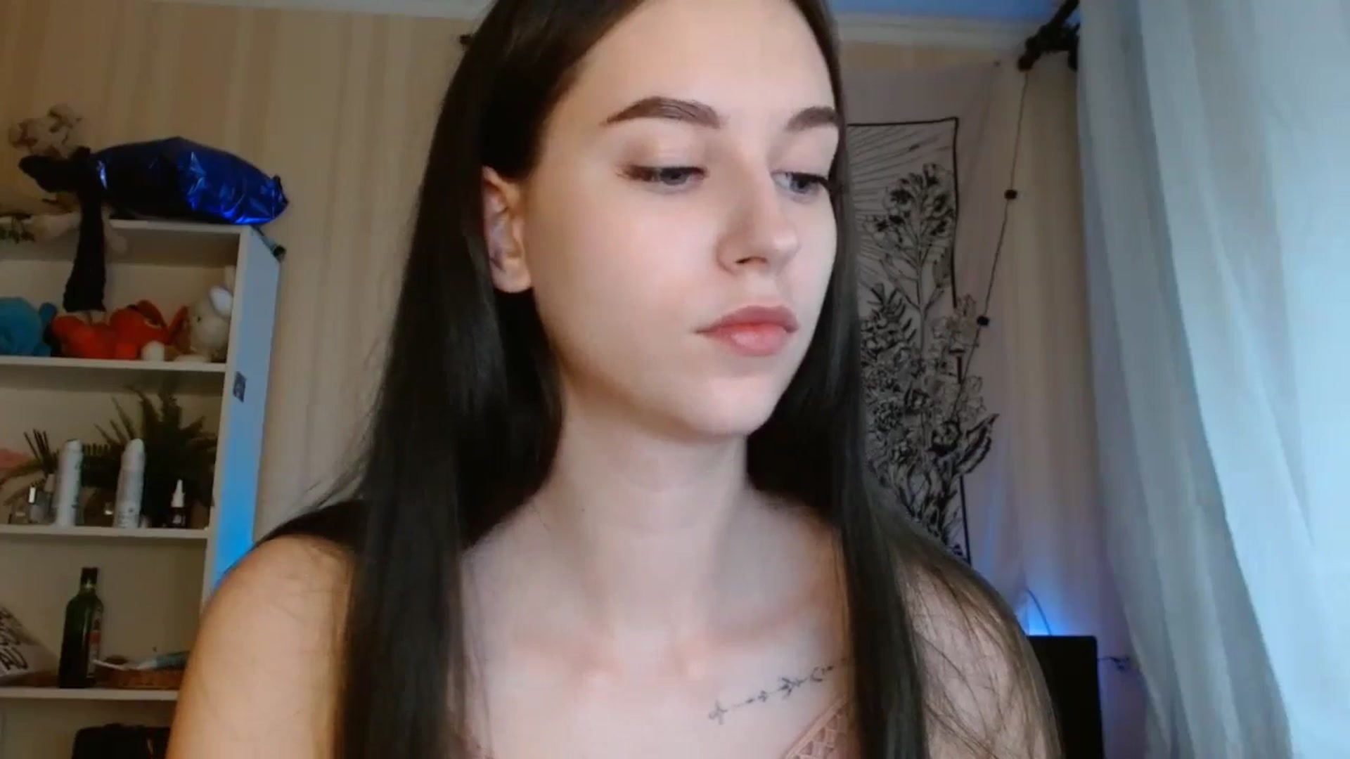 Gallery image thumbnail from ElsieF_'s myfreecams stream on, 06/09/2024, 16:53 image 7 of 20