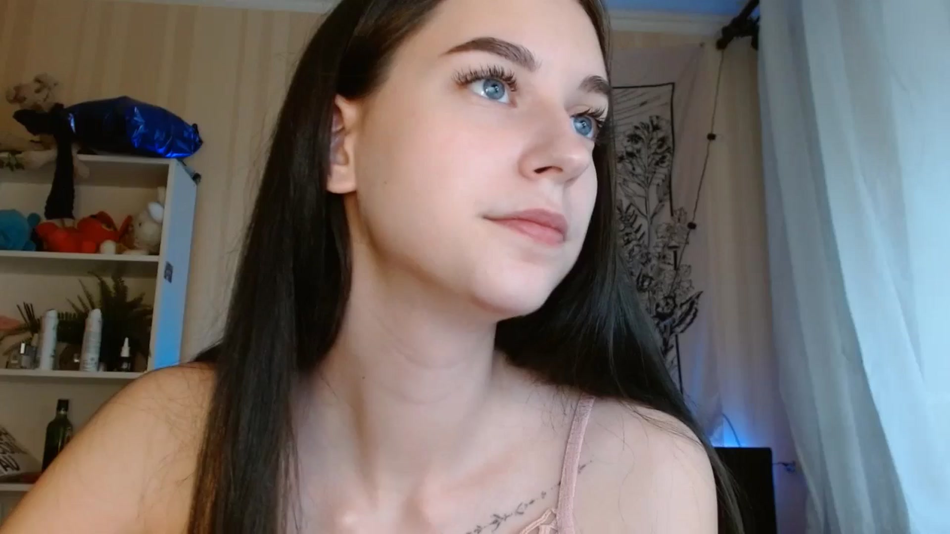 Gallery image thumbnail from ElsieF_'s myfreecams stream on, 06/09/2024, 16:53 image 6 of 20