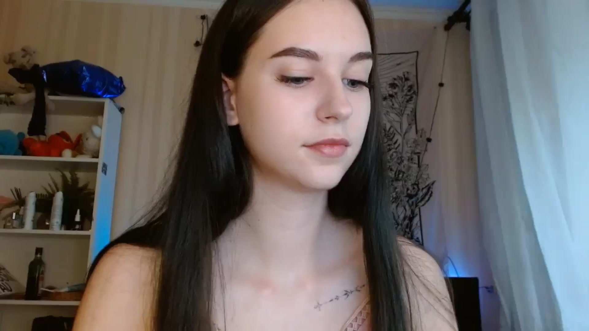 Gallery image thumbnail from ElsieF_'s myfreecams stream on, 06/09/2024, 16:53 image 9 of 20