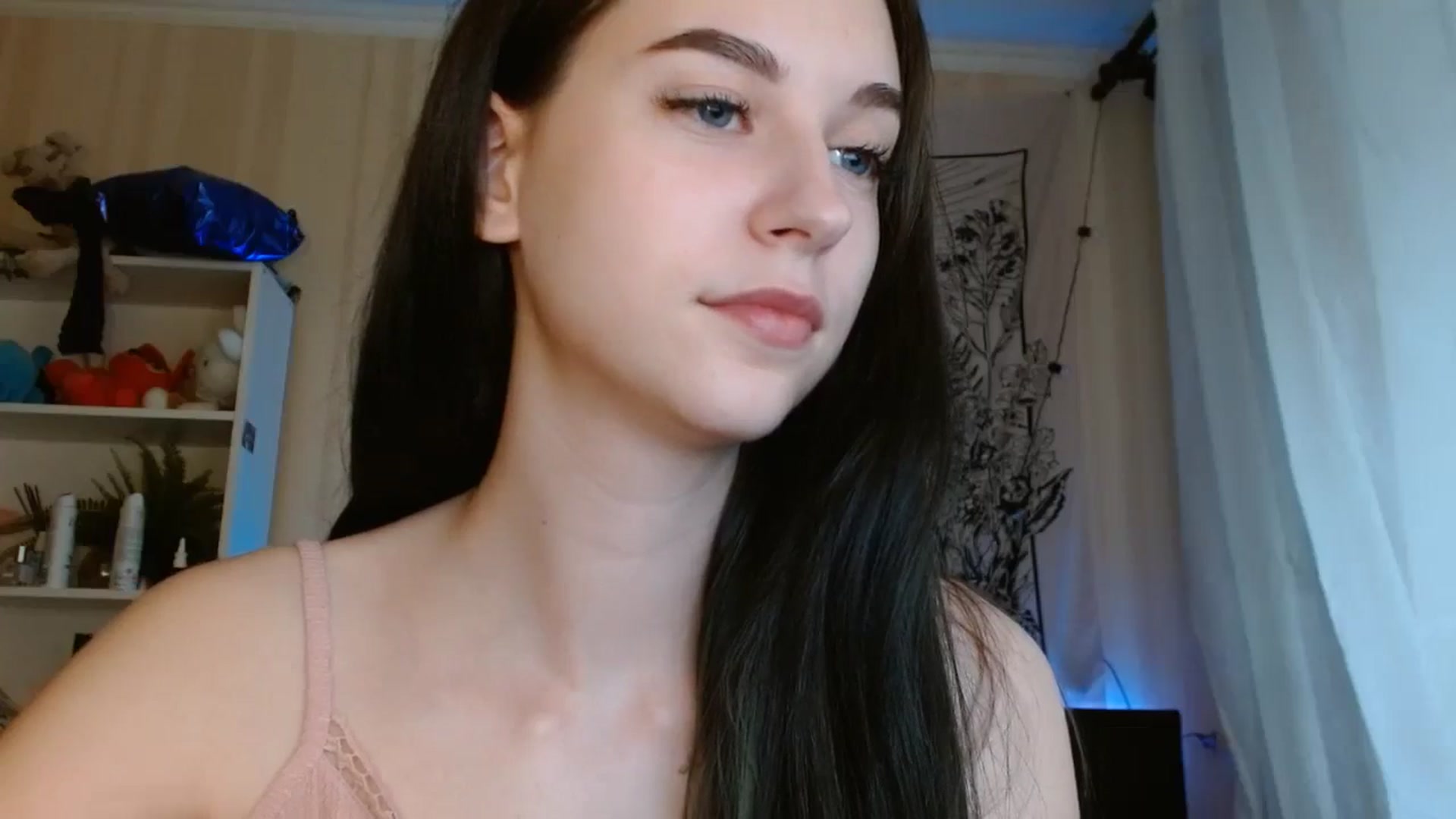 Gallery image thumbnail from ElsieF_'s myfreecams stream on, 06/09/2024, 16:53 image 11 of 20