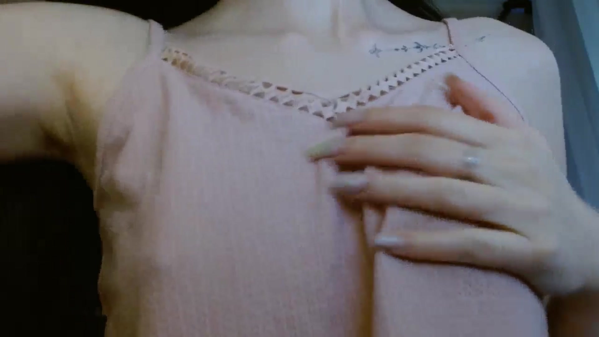 Gallery image thumbnail from ElsieF_'s myfreecams stream on, 06/09/2024, 16:53 image 14 of 20