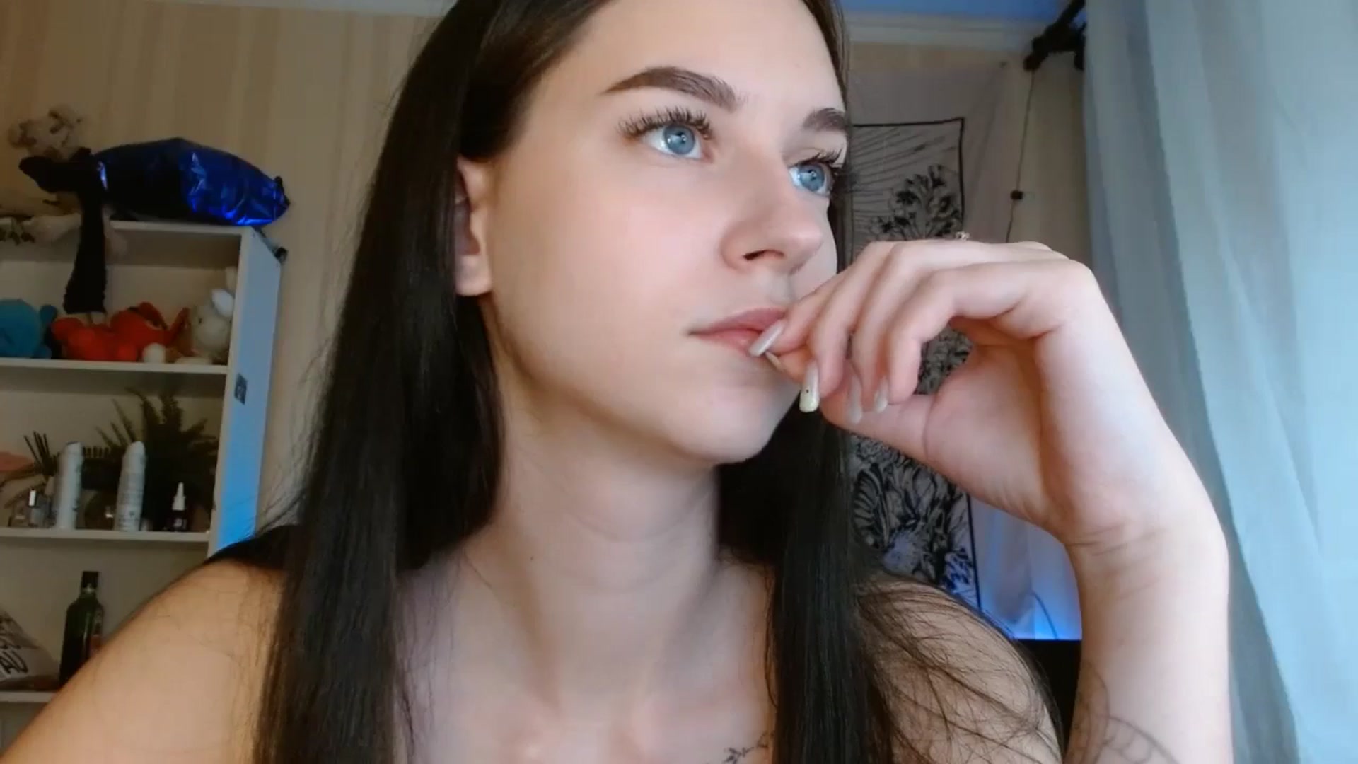 Gallery image thumbnail from ElsieF_'s myfreecams stream on, 06/09/2024, 16:53 image 8 of 20