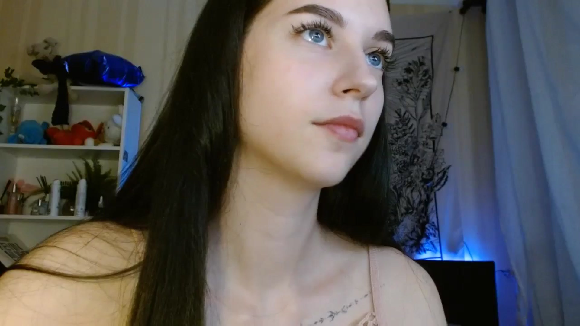 Gallery image thumbnail from ElsieF_'s myfreecams stream on, 06/09/2024, 17:51 image 3 of 20