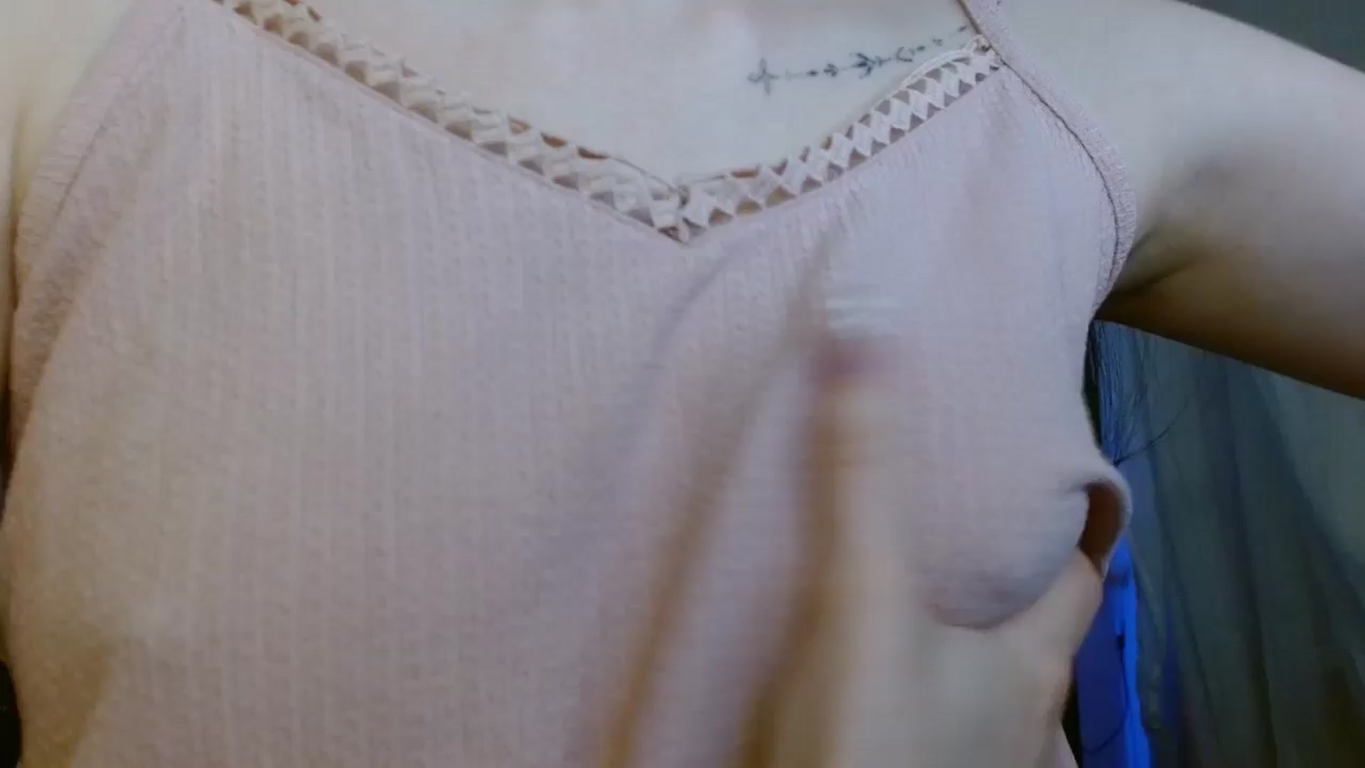 Gallery image thumbnail from ElsieF_'s myfreecams stream on, 06/09/2024, 17:51 image 17 of 20