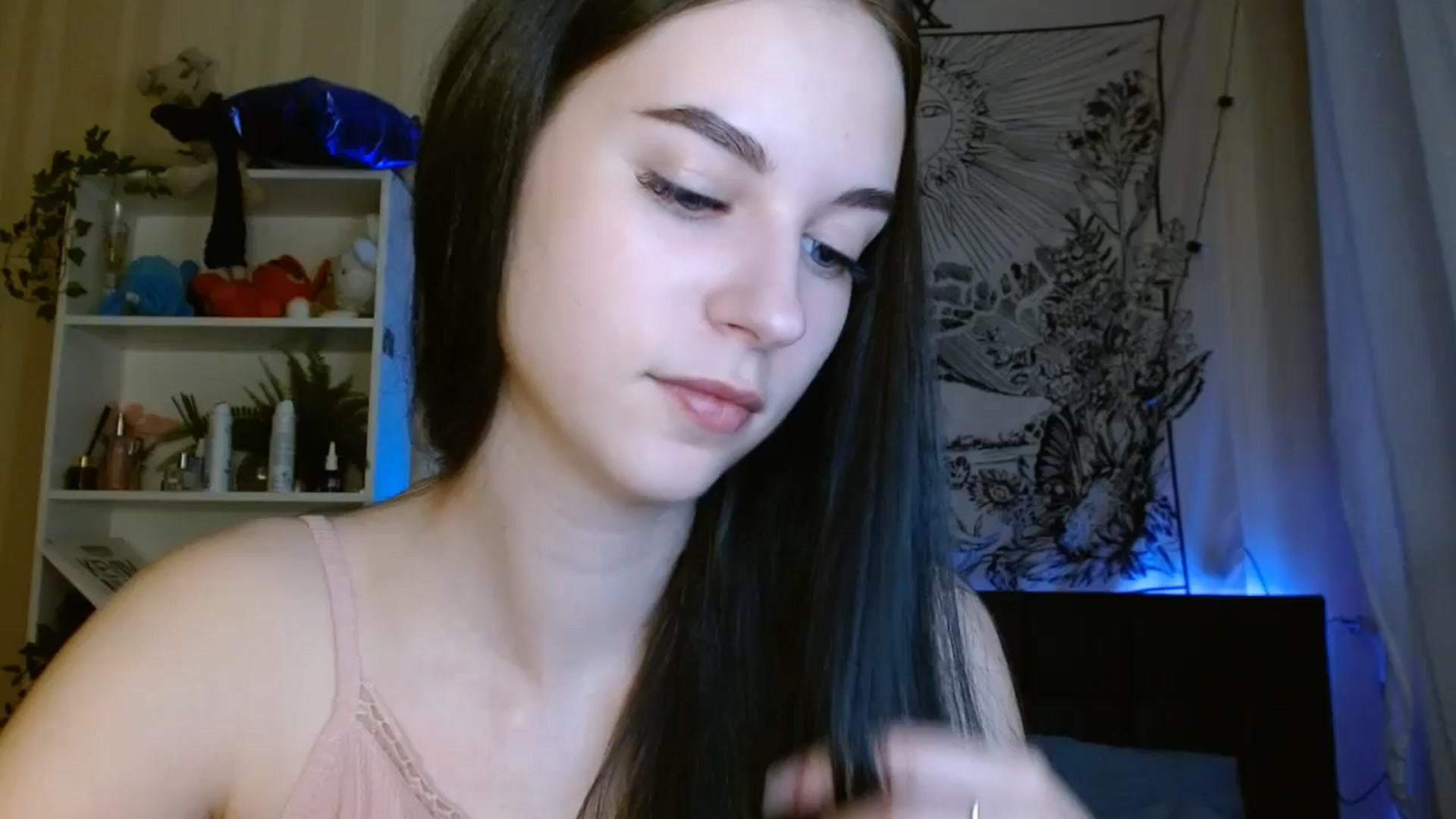 Gallery image thumbnail from ElsieF_'s myfreecams stream on, 06/09/2024, 17:51 image 19 of 20