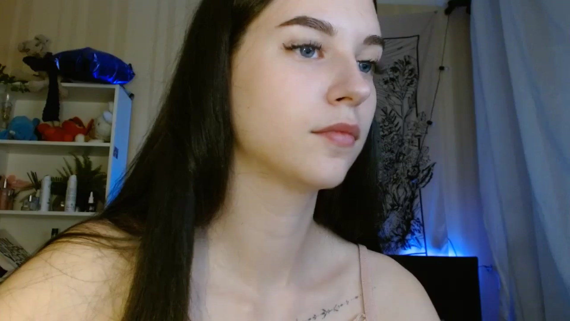 Gallery image thumbnail from ElsieF_'s myfreecams stream on, 06/09/2024, 17:51 image 2 of 20