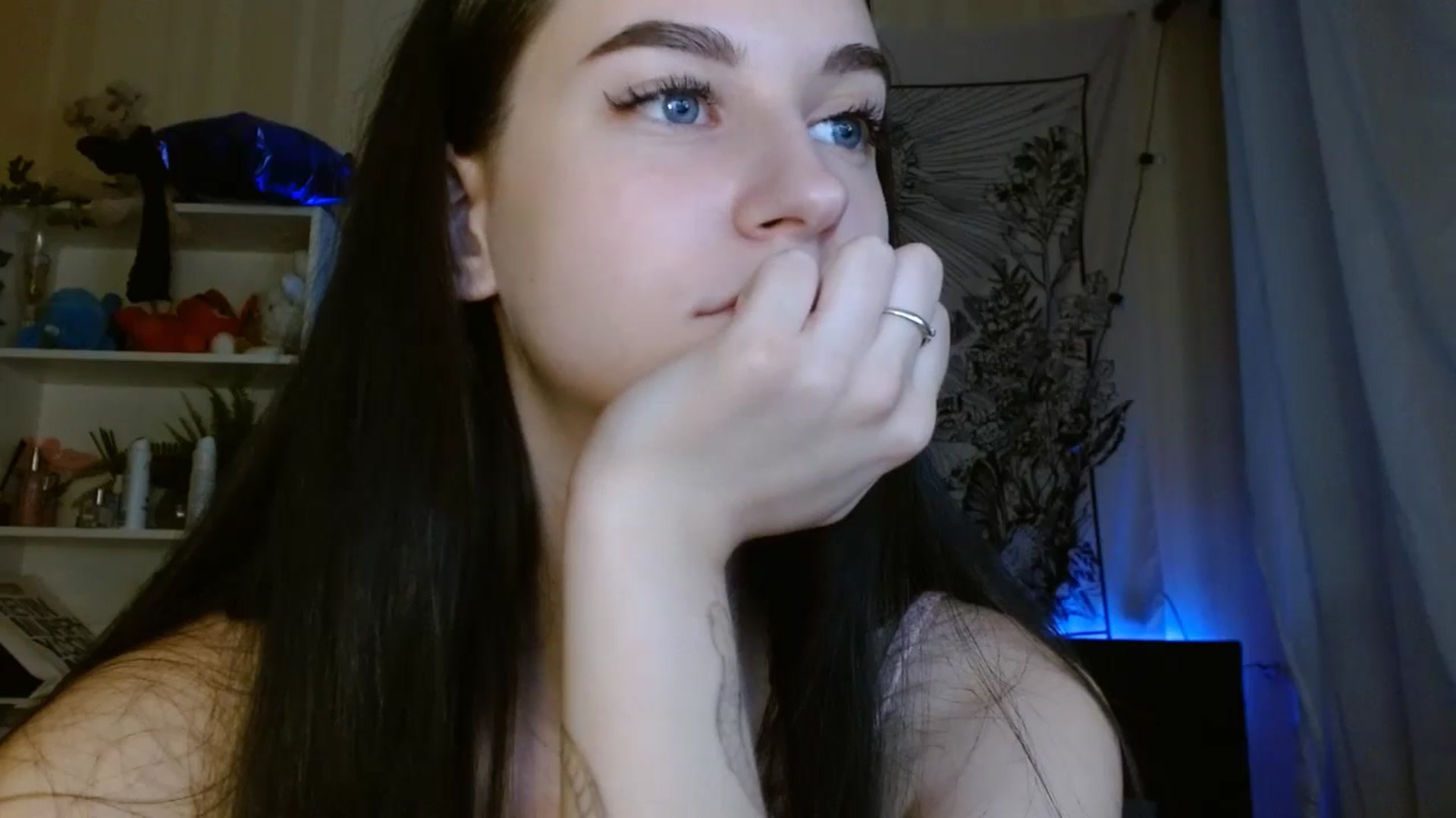Gallery image thumbnail from ElsieF_'s myfreecams stream on, 06/09/2024, 17:51 image 10 of 20