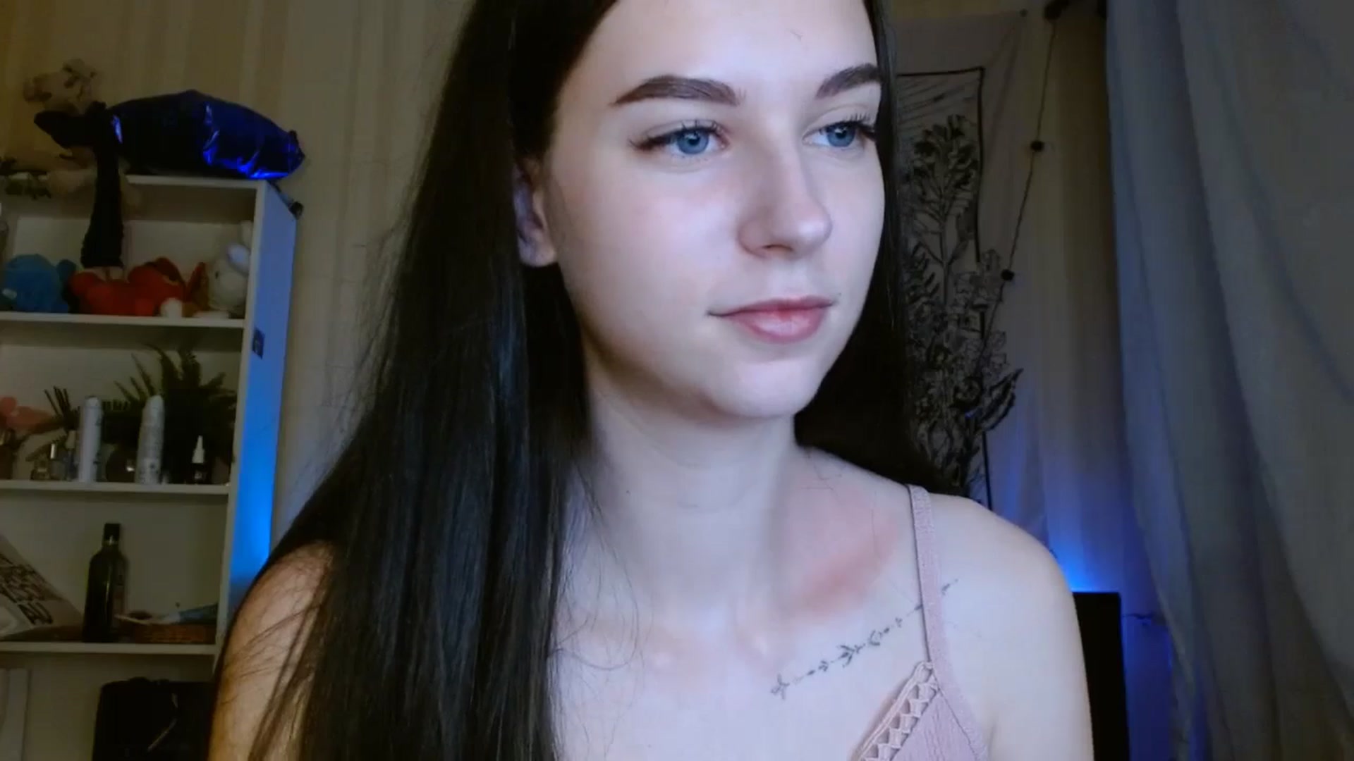 Gallery image thumbnail from ElsieF_'s myfreecams stream on, 06/09/2024, 18:18 image 19 of 20