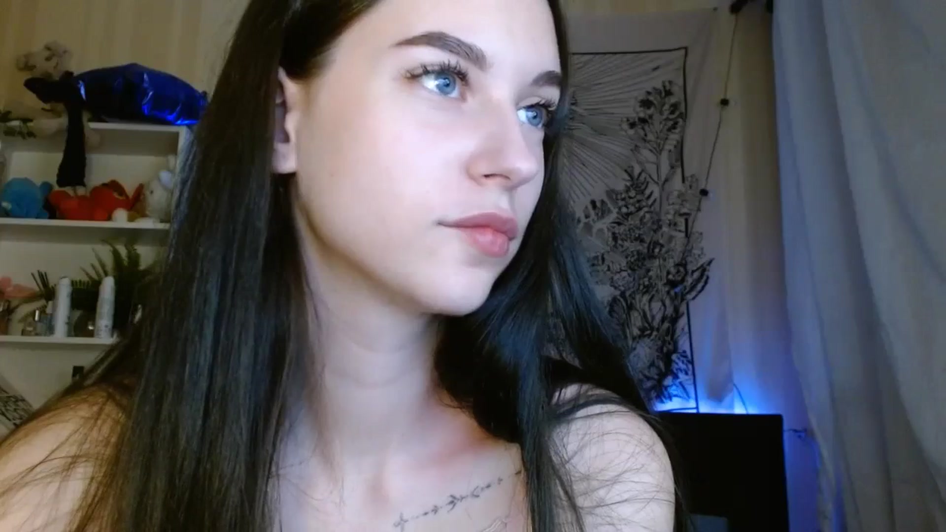 Gallery image thumbnail from ElsieF_'s myfreecams stream on, 06/09/2024, 18:18 image 13 of 20