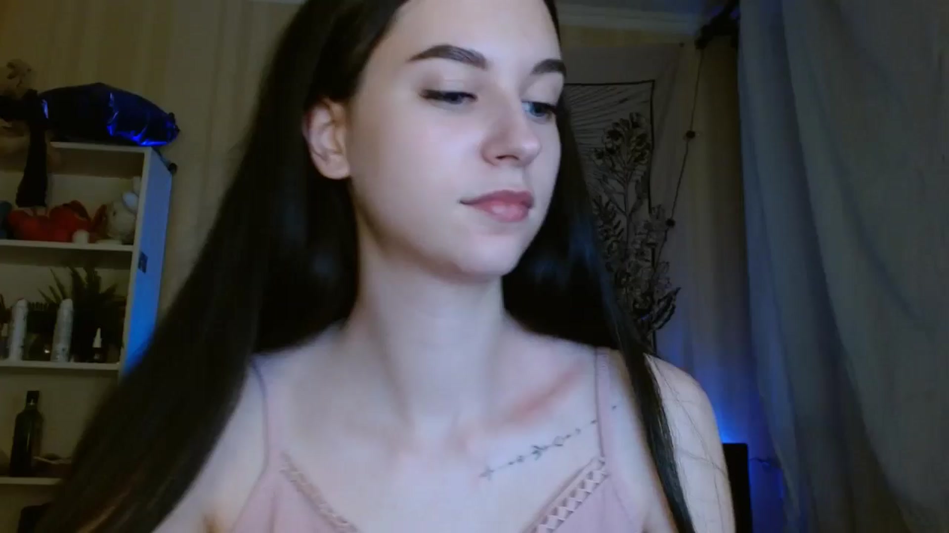 Gallery image thumbnail from ElsieF_'s myfreecams stream on, 06/09/2024, 18:37 image 1 of 20