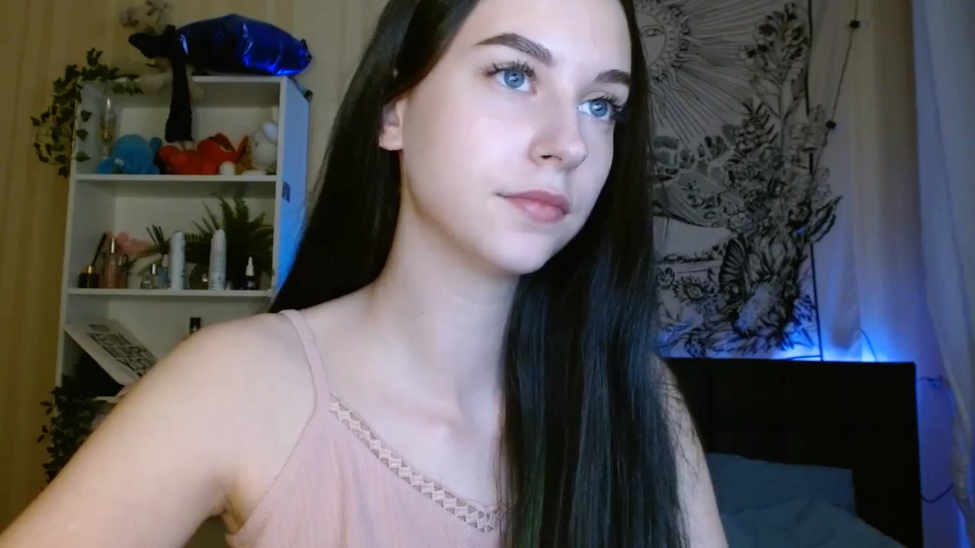 Gallery image thumbnail from ElsieF_'s myfreecams stream on, 06/09/2024, 18:37 image 11 of 20