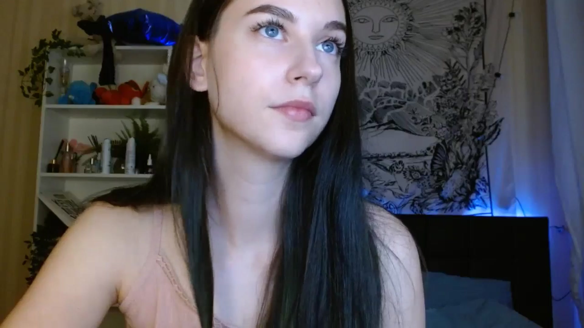 Gallery image thumbnail from ElsieF_'s myfreecams stream on, 06/09/2024, 18:37 image 13 of 20