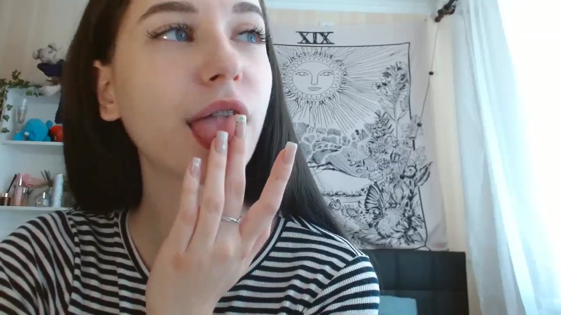 Gallery image thumbnail from ElsieF_'s myfreecams stream on, 06/10/2024, 08:57 image 10 of 20