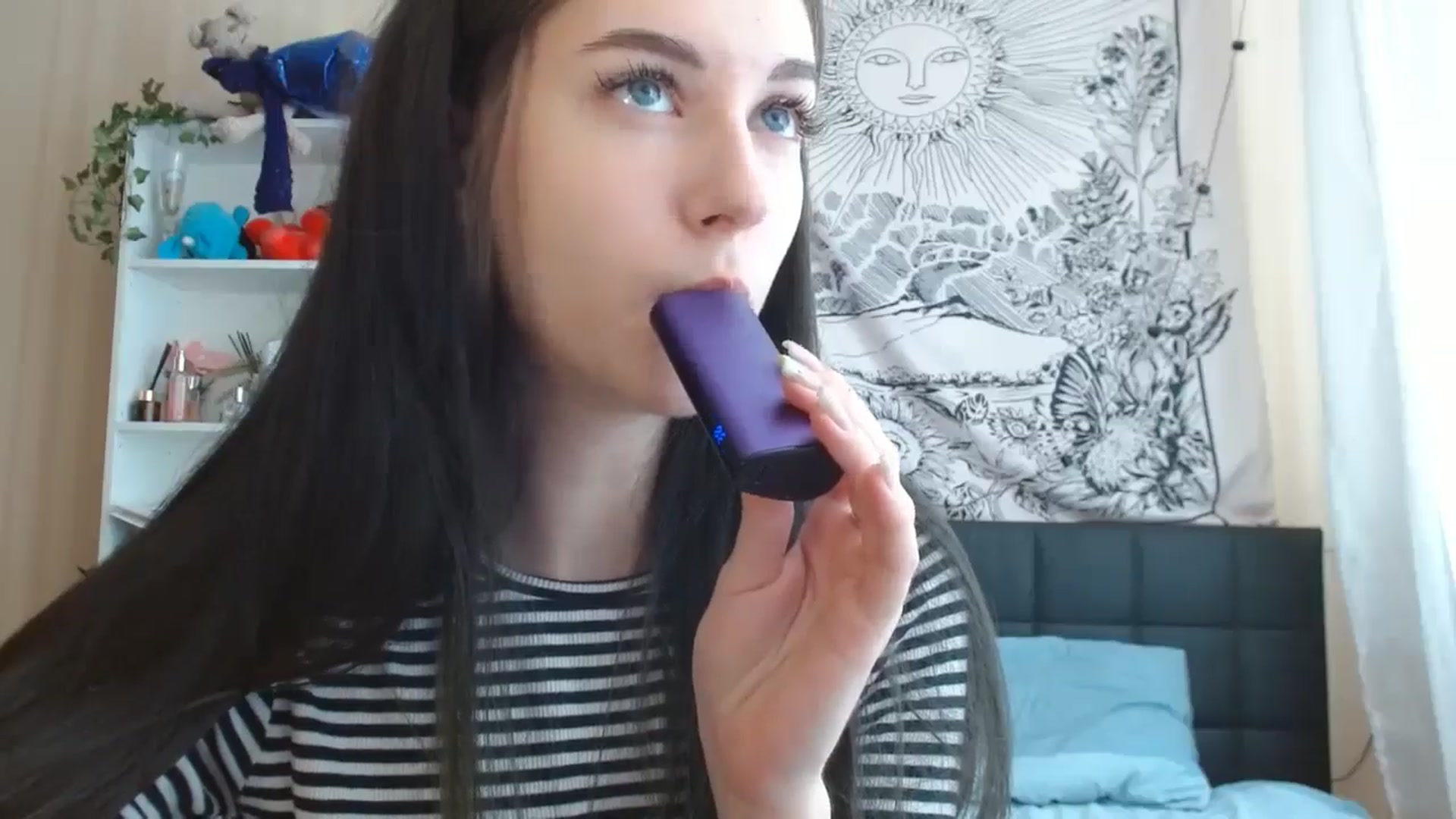 Gallery image thumbnail from ElsieF_'s myfreecams stream on, 06/10/2024, 08:57 image 14 of 20