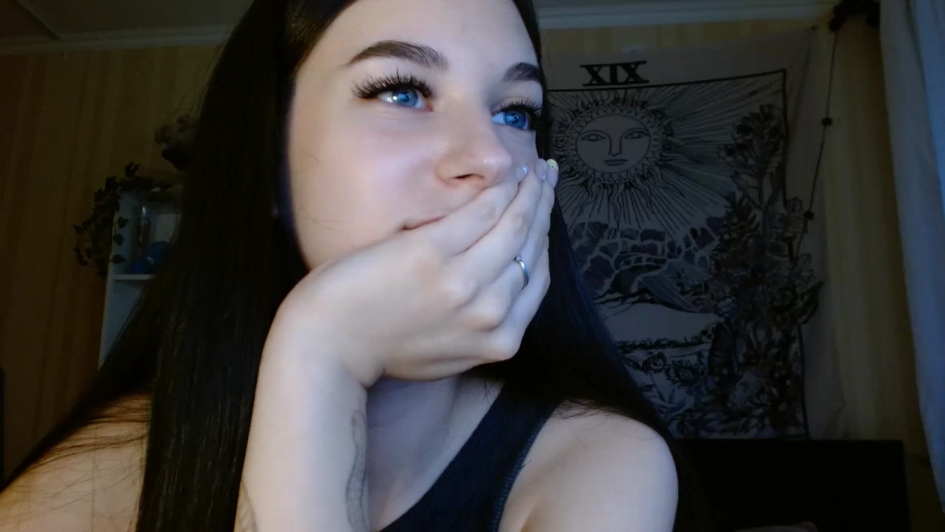 Gallery image thumbnail from ElsieF_'s myfreecams stream on, 06/14/2024, 16:37 image 18 of 20
