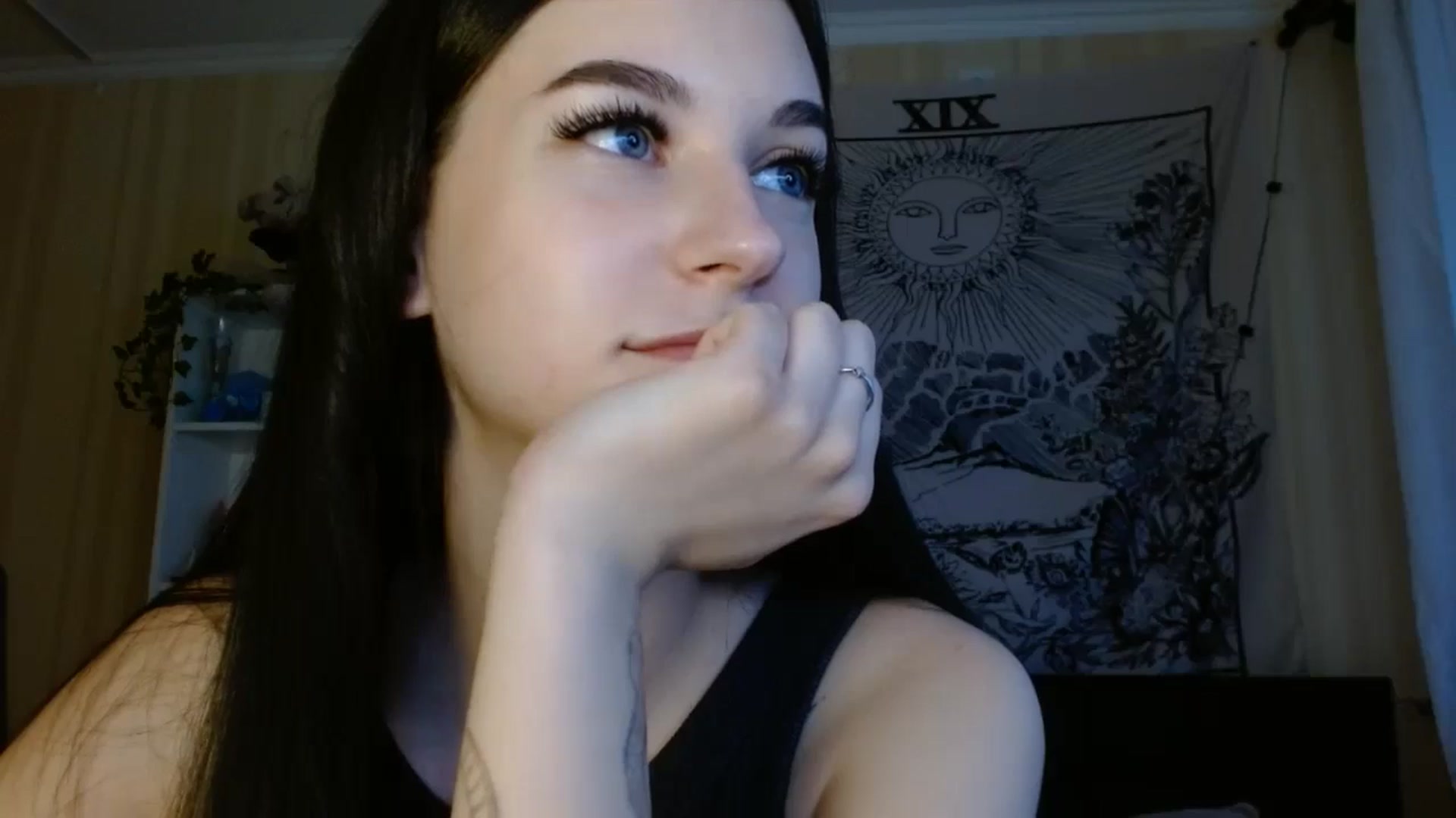 Gallery image thumbnail from ElsieF_'s myfreecams stream on, 06/14/2024, 16:37 image 16 of 20