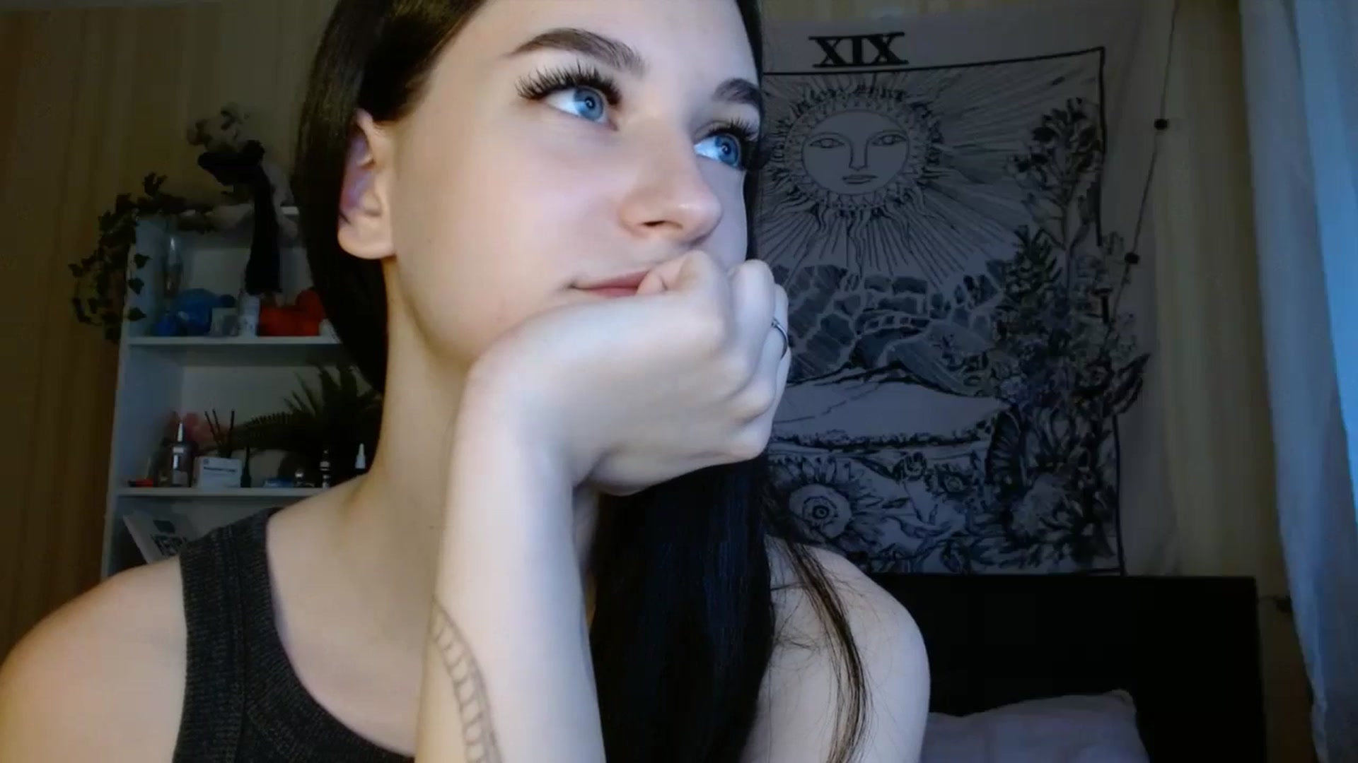 Gallery image thumbnail from ElsieF_'s myfreecams stream on, 06/14/2024, 16:37 image 3 of 20