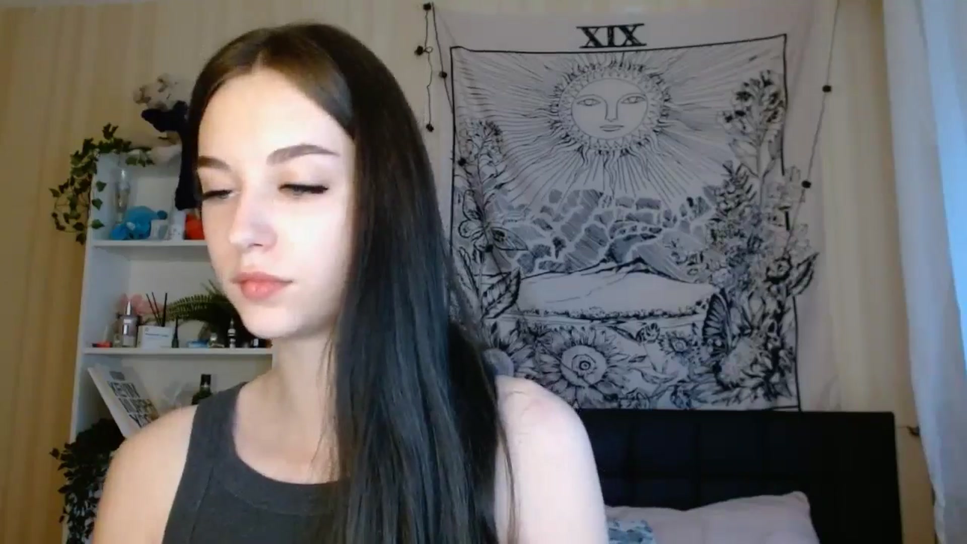 Gallery image thumbnail from ElsieF_'s myfreecams stream on, 06/14/2024, 16:37 image 6 of 20
