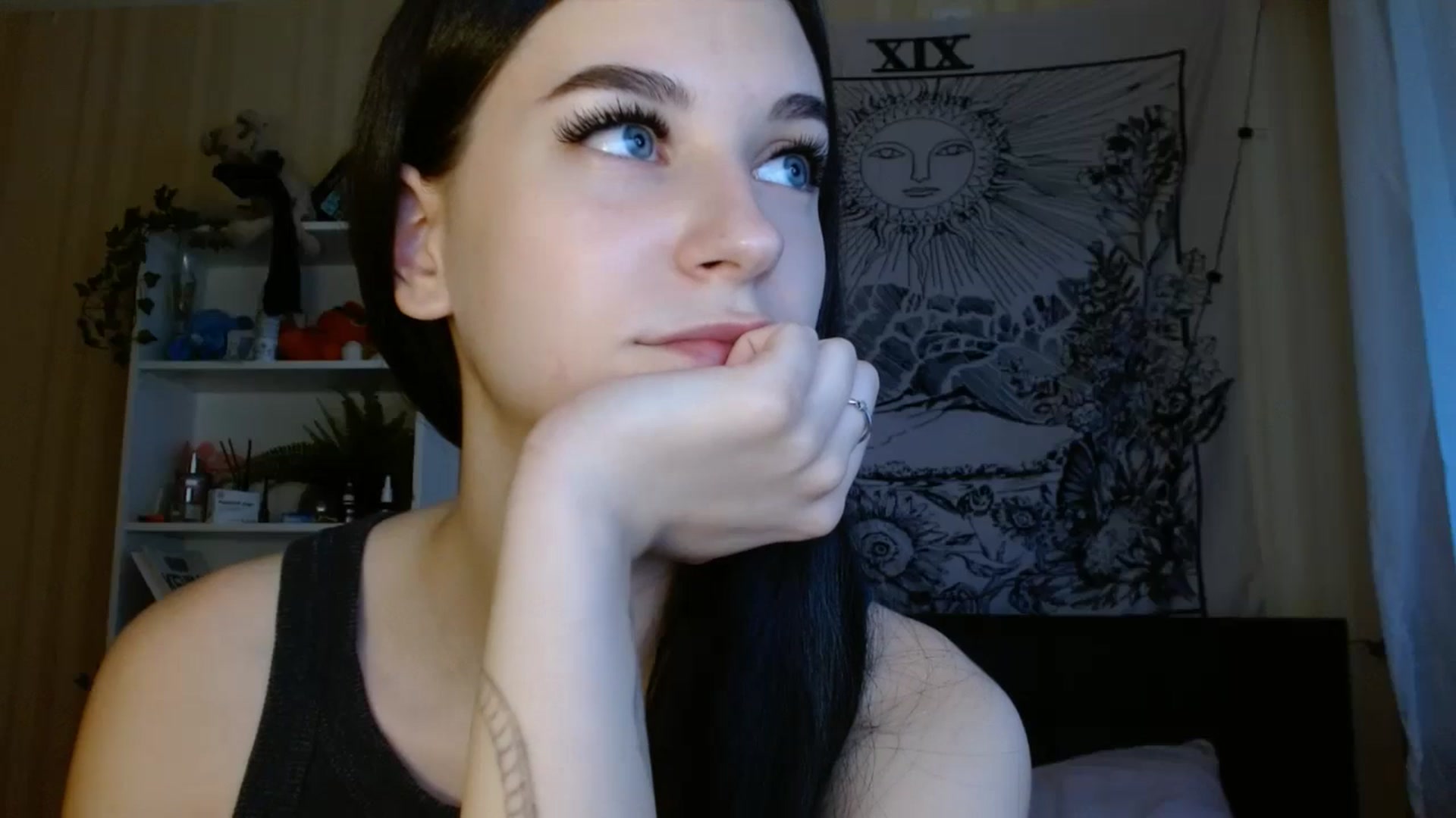 Gallery image thumbnail from ElsieF_'s myfreecams stream on, 06/14/2024, 16:37 image 4 of 20