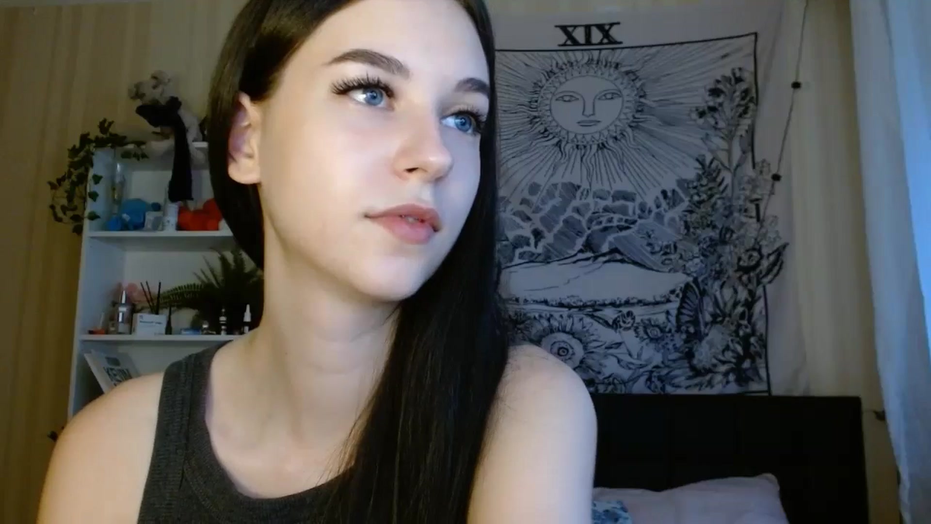 Gallery image thumbnail from ElsieF_'s myfreecams stream on, 06/14/2024, 16:37 image 5 of 20