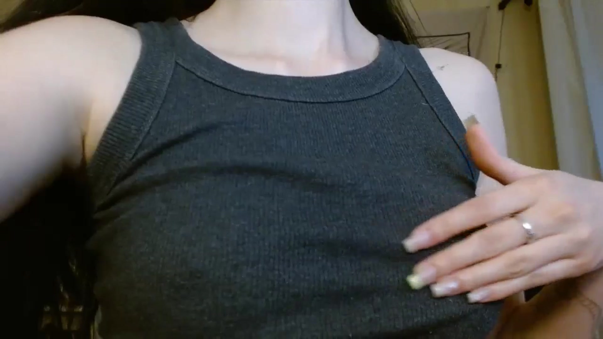 Gallery image thumbnail from ElsieF_'s myfreecams stream on, 06/14/2024, 17:21 image 16 of 20
