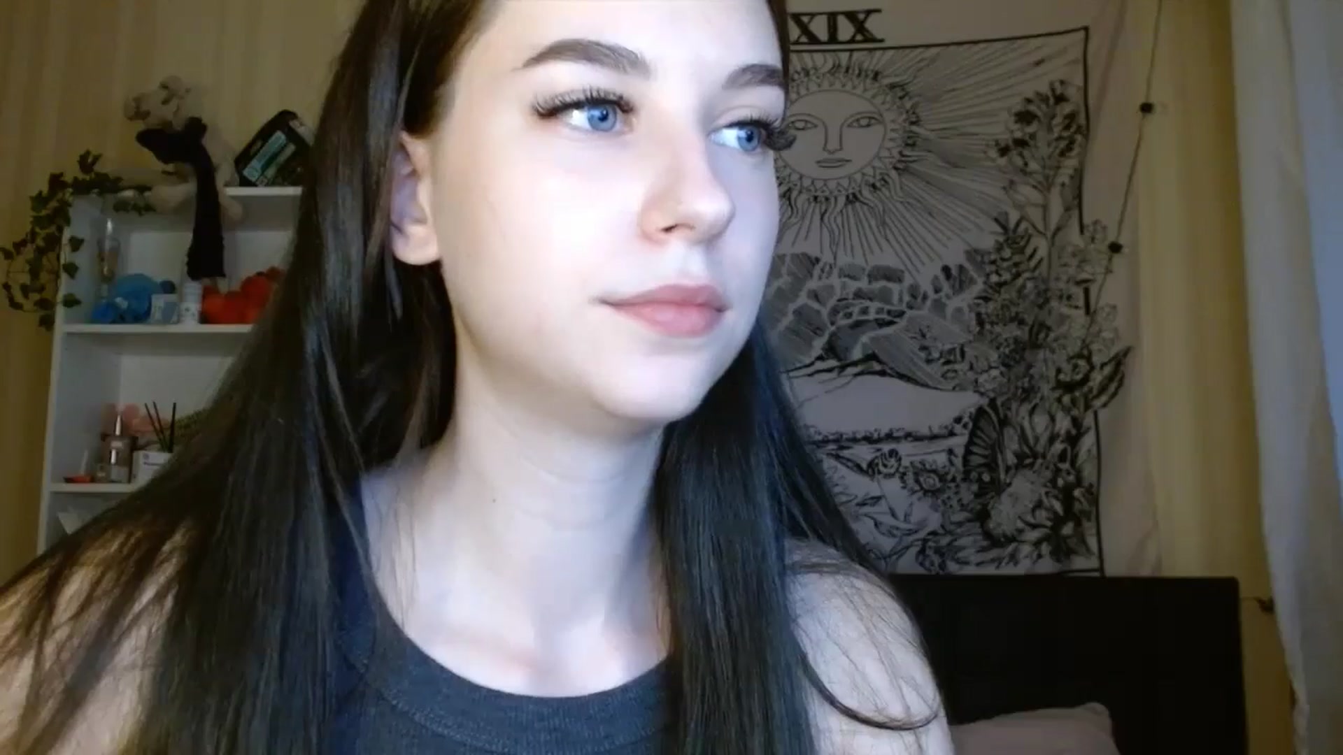 Gallery image thumbnail from ElsieF_'s myfreecams stream on, 06/14/2024, 17:21 image 13 of 20