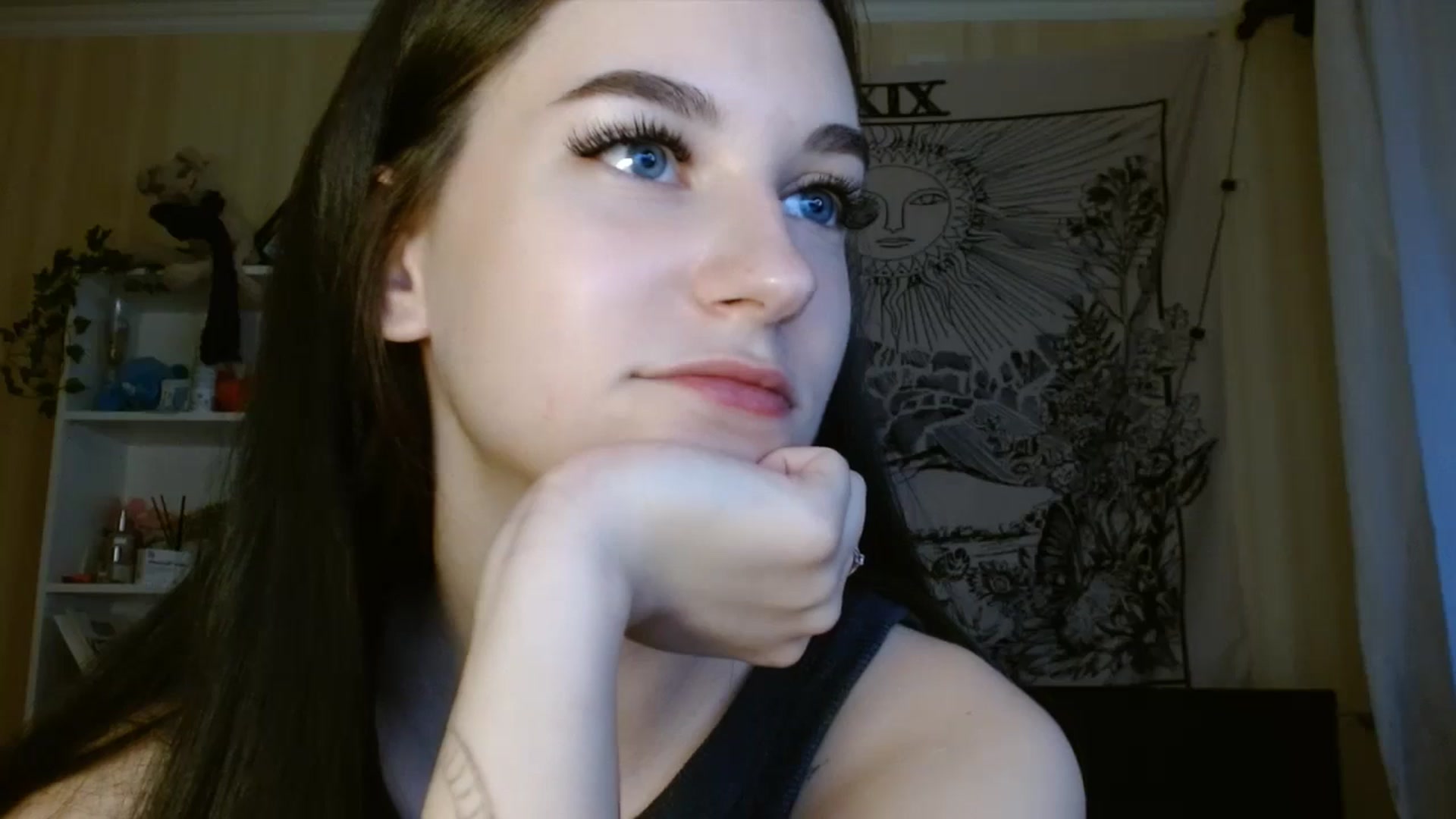 Gallery image thumbnail from ElsieF_'s myfreecams stream on, 06/14/2024, 17:21 image 4 of 20