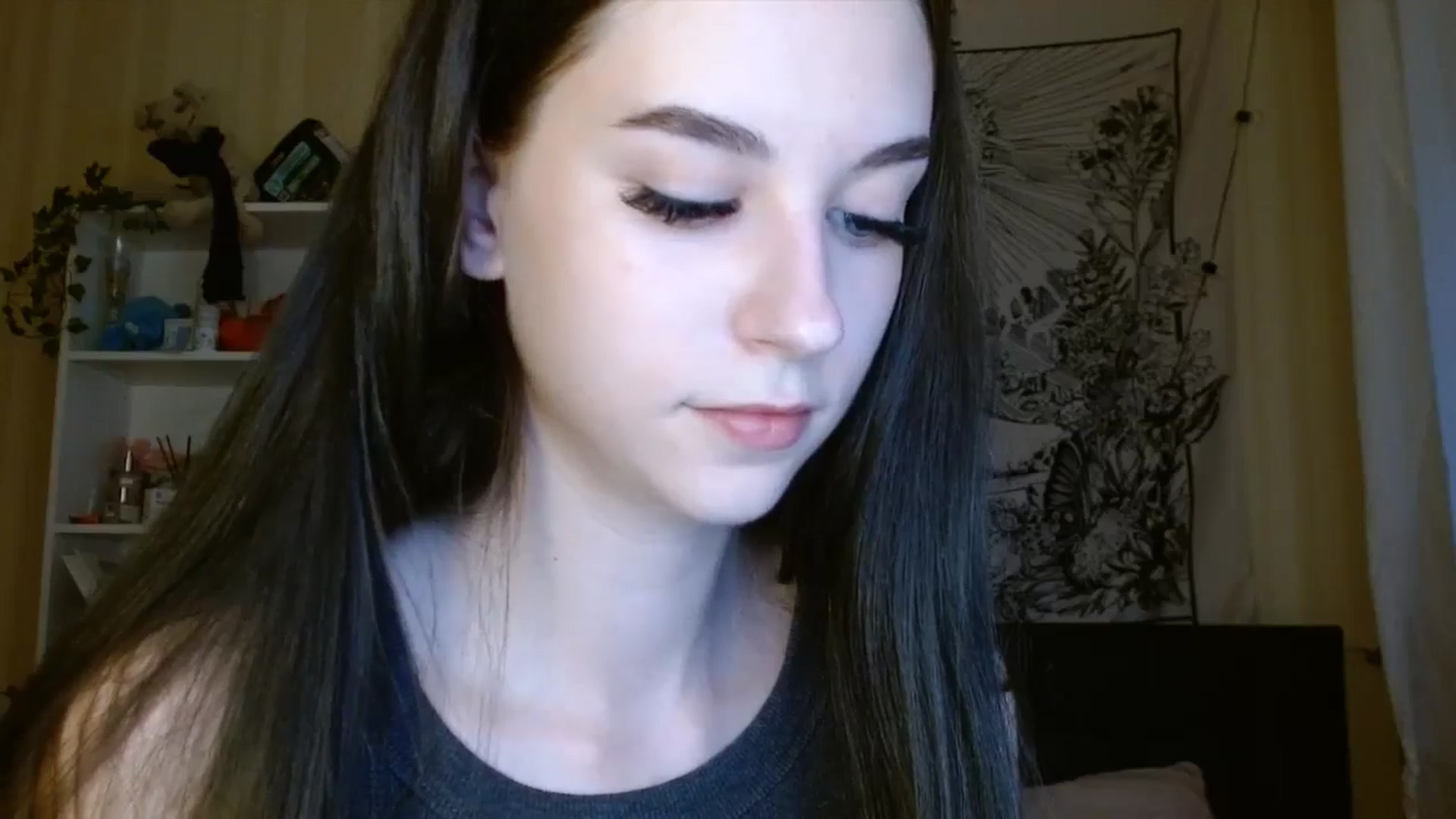 Gallery image thumbnail from ElsieF_'s myfreecams stream on, 06/14/2024, 17:21 image 12 of 20