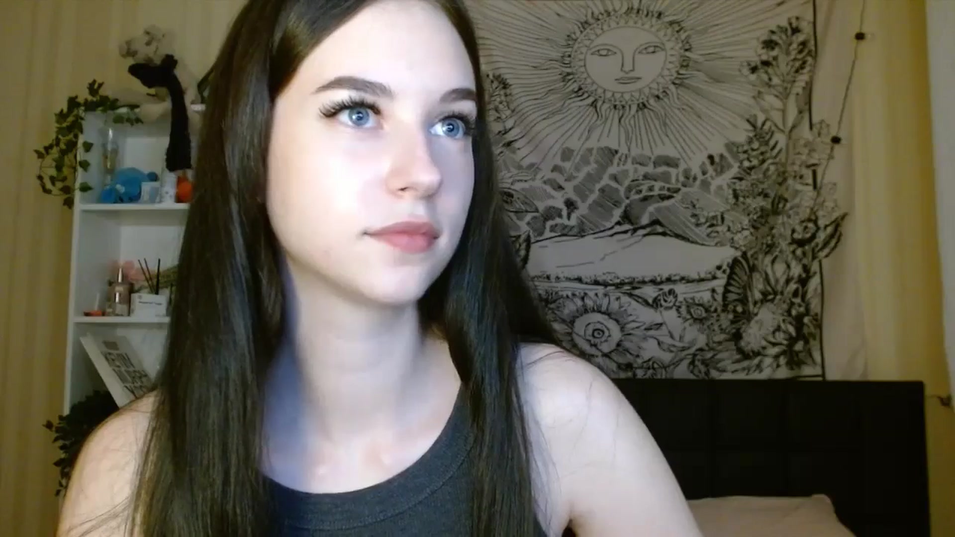Gallery image thumbnail from ElsieF_'s myfreecams stream on, 06/14/2024, 18:42 image 17 of 20