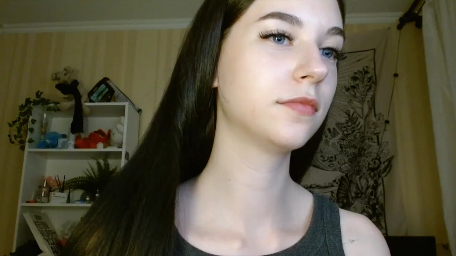 Gallery image thumbnail from ElsieF_'s myfreecams stream on, 06/14/2024, 18:42 image 4 of 20